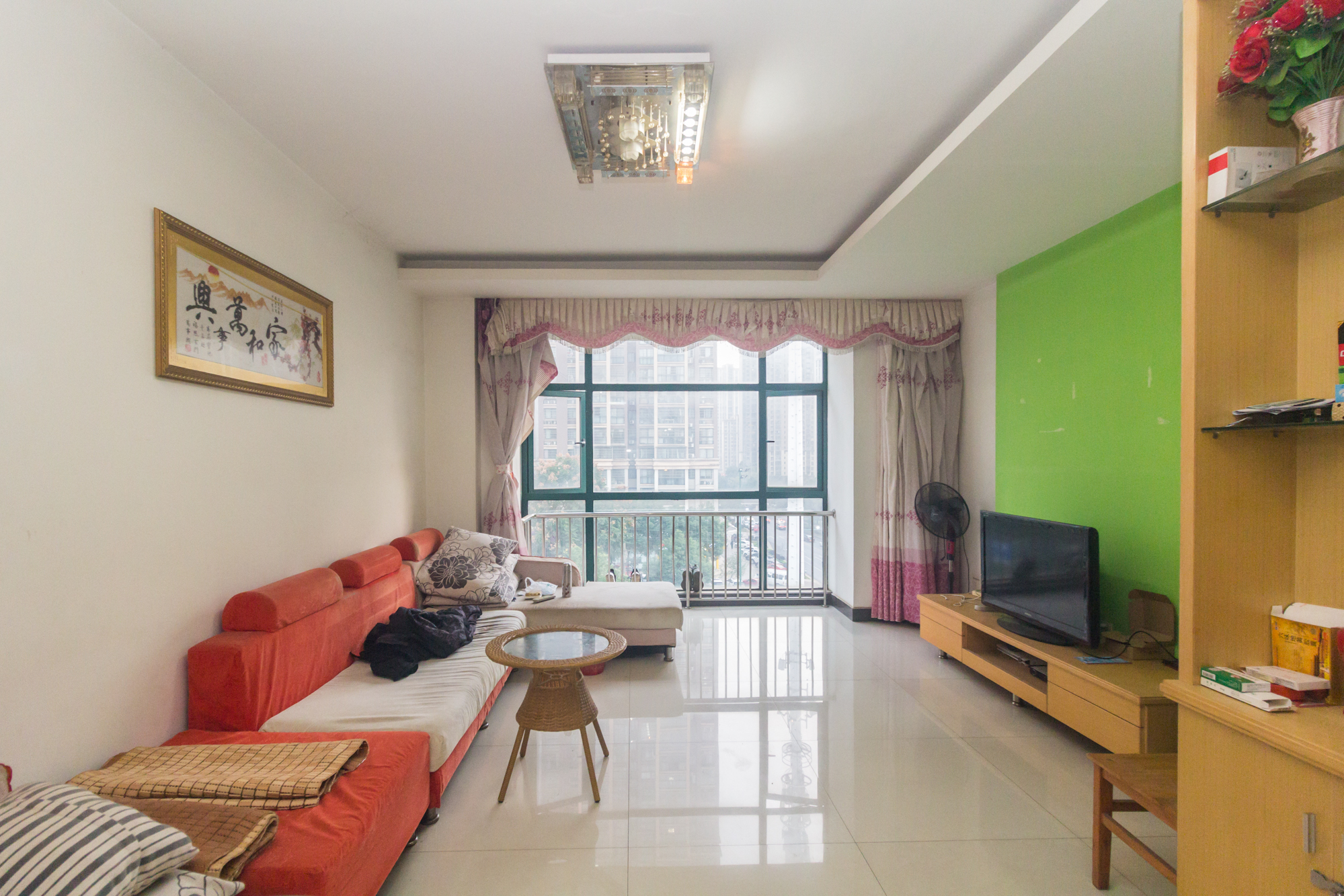 华天LOHO小镇  3室2厅1卫    59.8万 华天LOHO小镇  3室2厅1卫    59.8万客厅