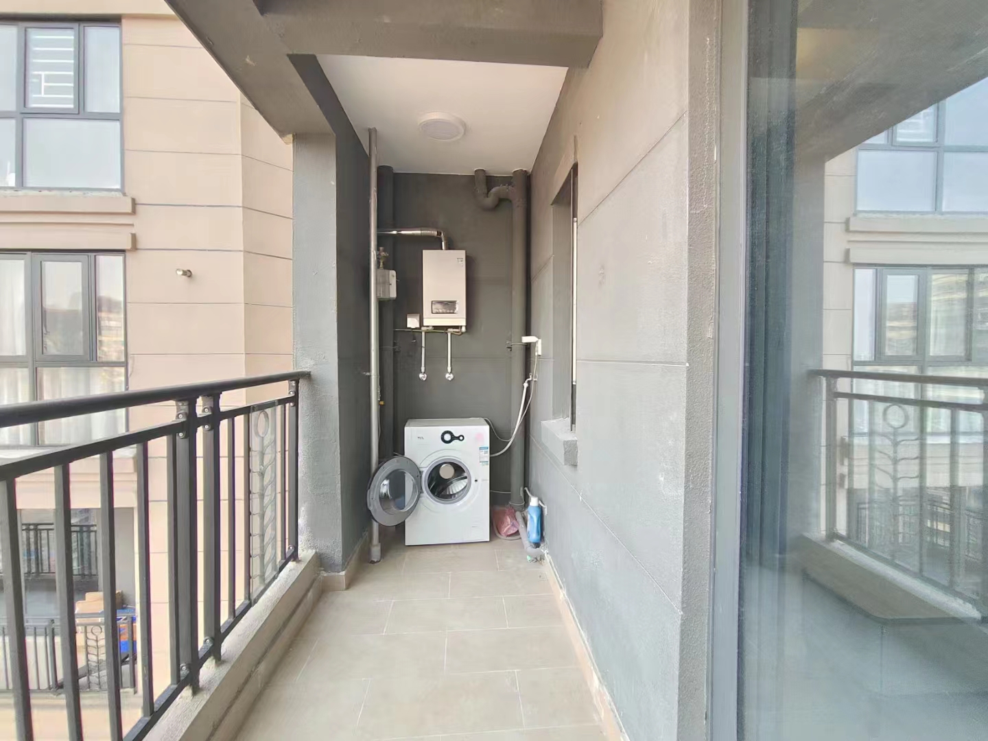 恒大滨河左岸  0室0厅0卫   3100.00元/月室内图