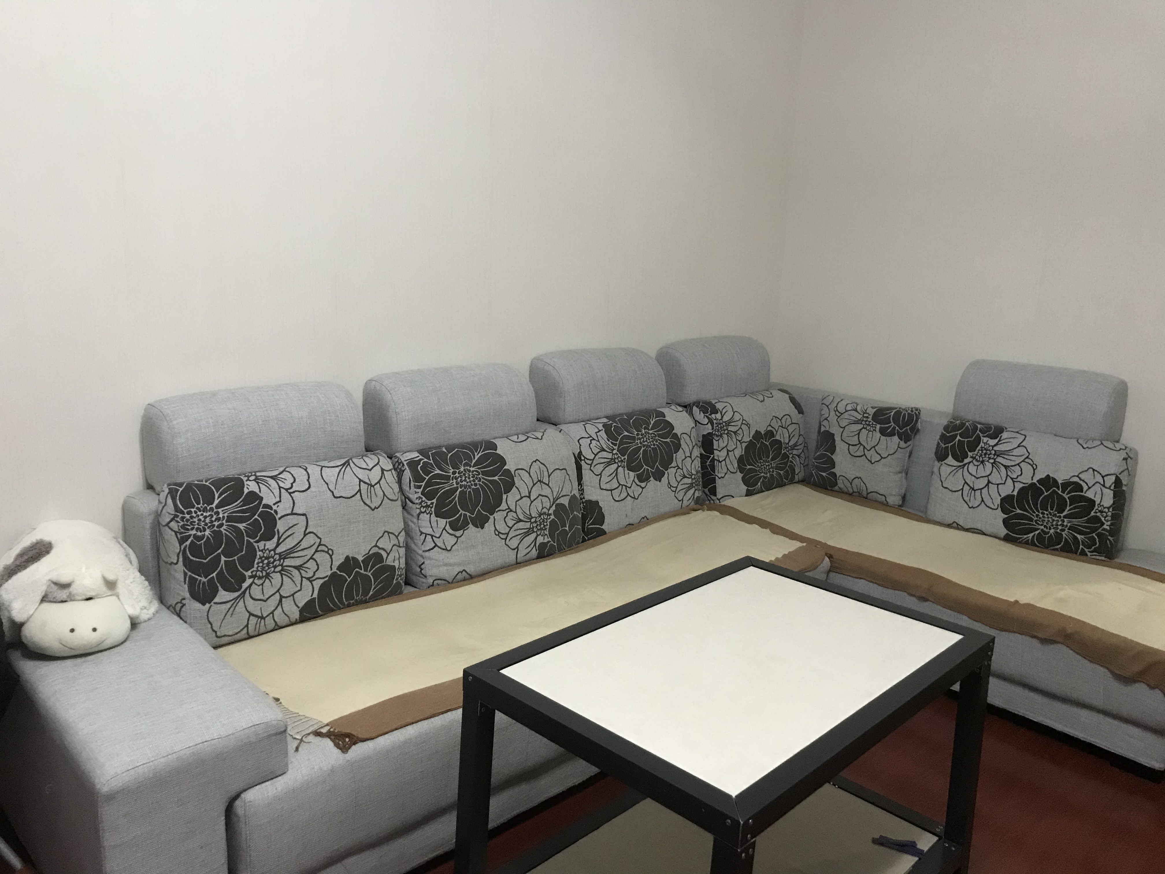 西湖公寓  1室1厅1卫   1200.00元/月室内图