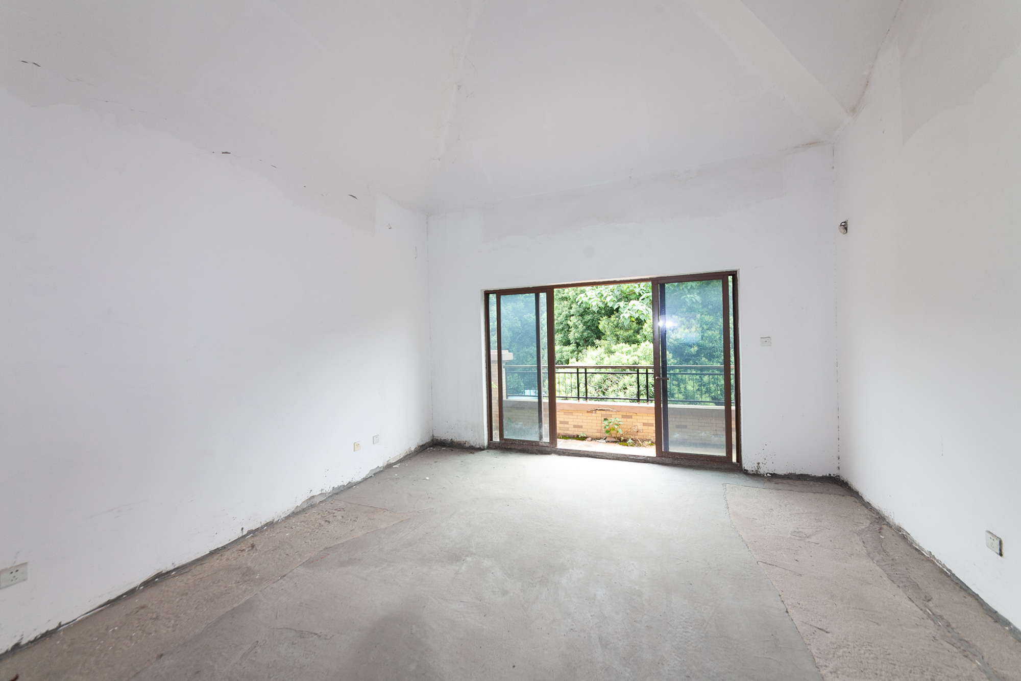 盈峰翠邸  6室3厅4卫    650.0万其他