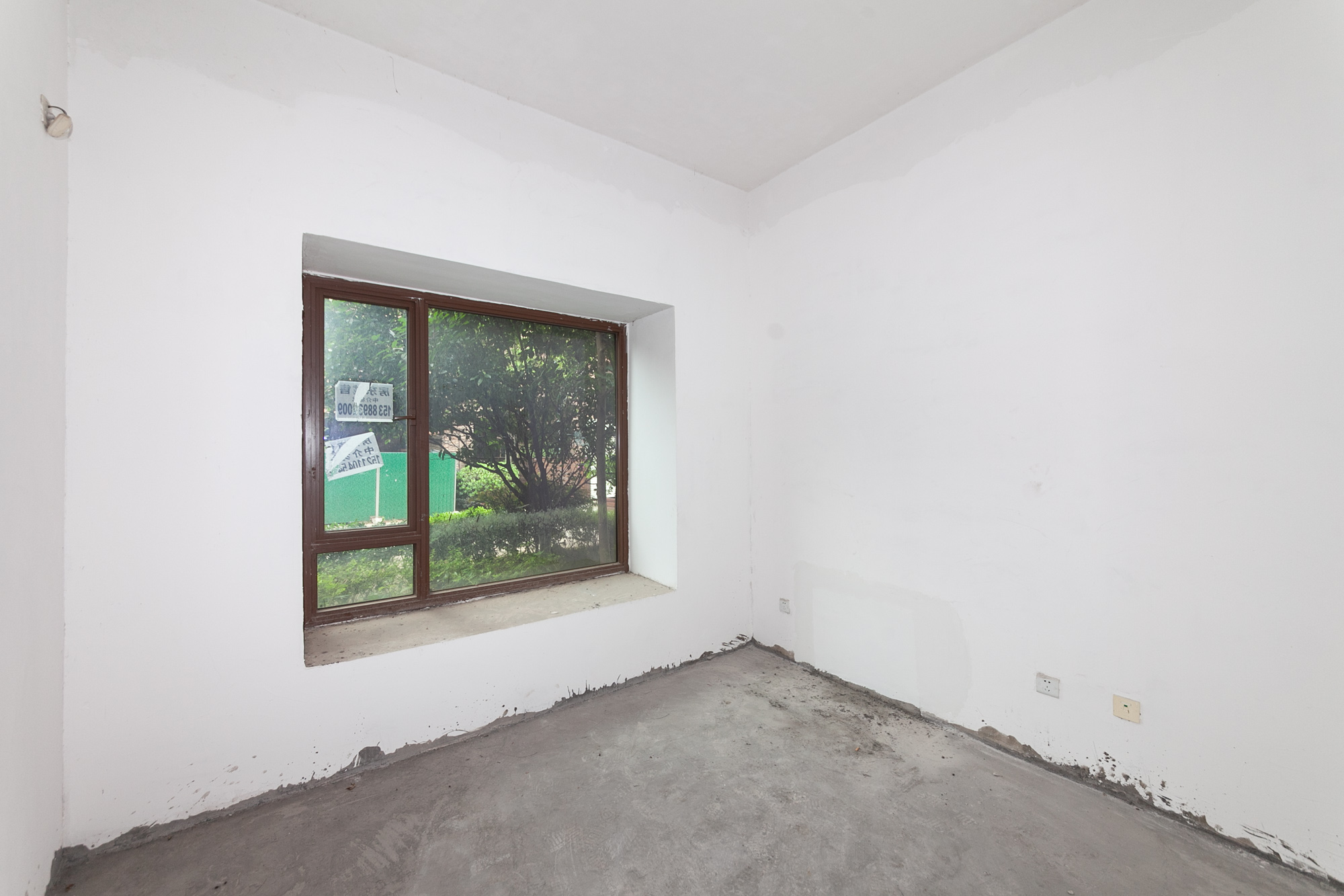 盈峰翠邸  6室3厅4卫    650.0万卧室