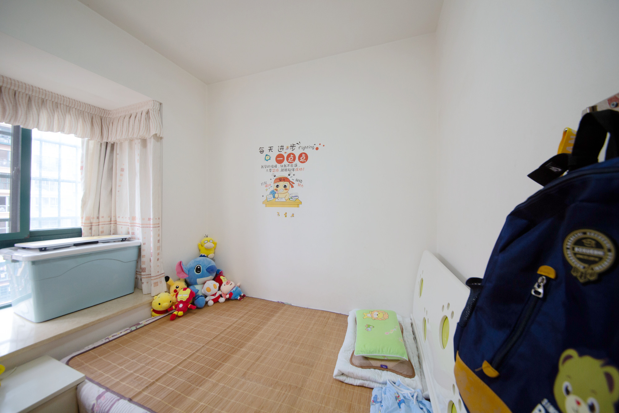 东玺门  3室2厅1卫   89.80万卧室