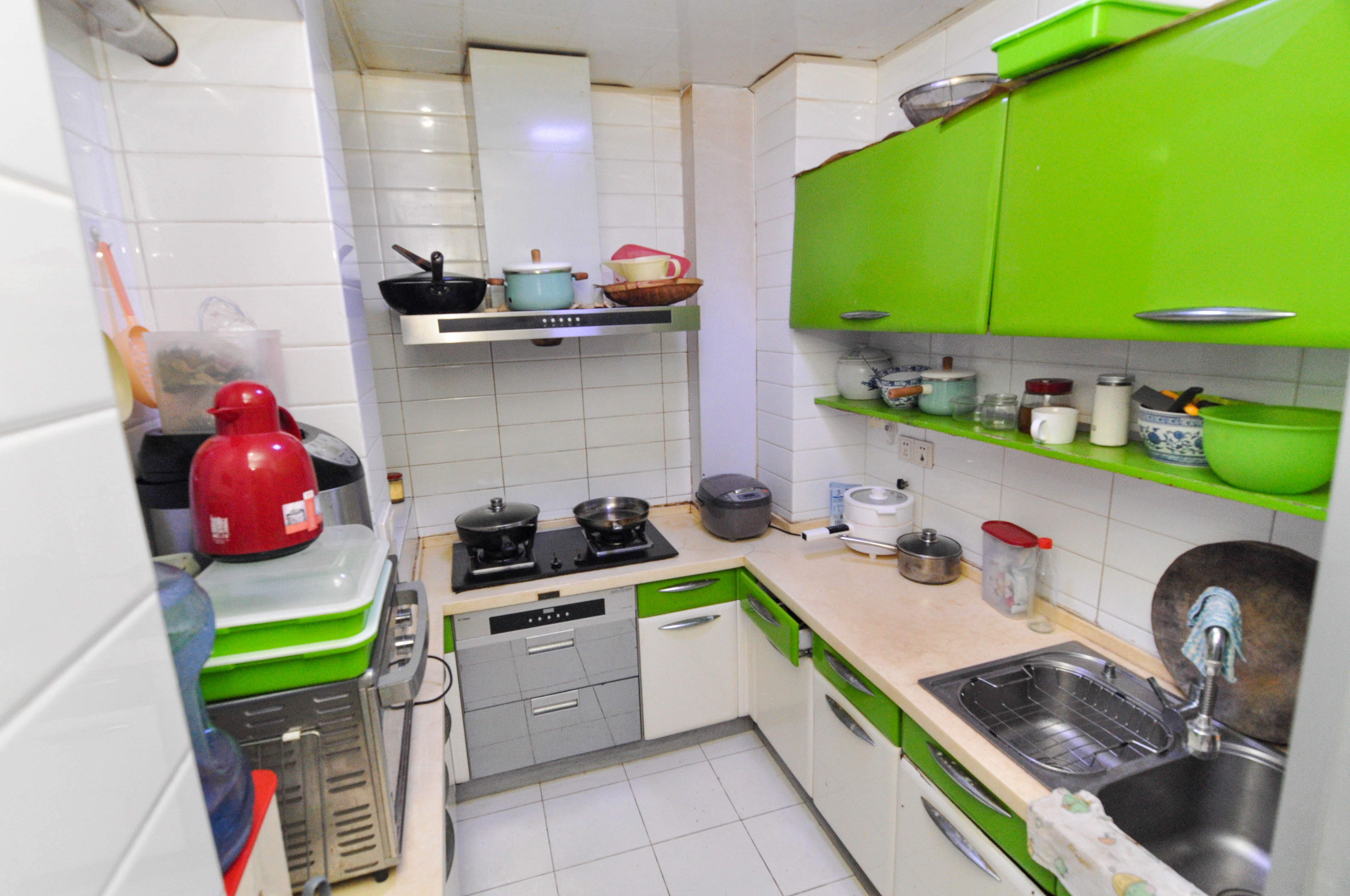 麓谷加州阳光 2室2厅1卫 76.00万 麓谷加州阳光 2室2厅1卫 76.00万厨房