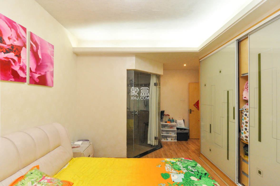 麓谷加州阳光 2室2厅1卫 76.00万 麓谷加州阳光 2室2厅1卫 76.00万卧室