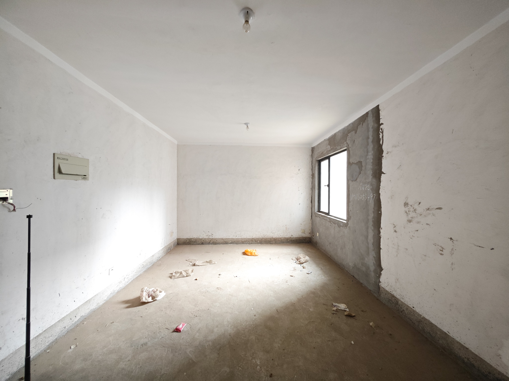 鑫远湘府华城  3室2厅1卫   100.00万 鑫远湘府华城  3室2厅1卫   100.00万客厅