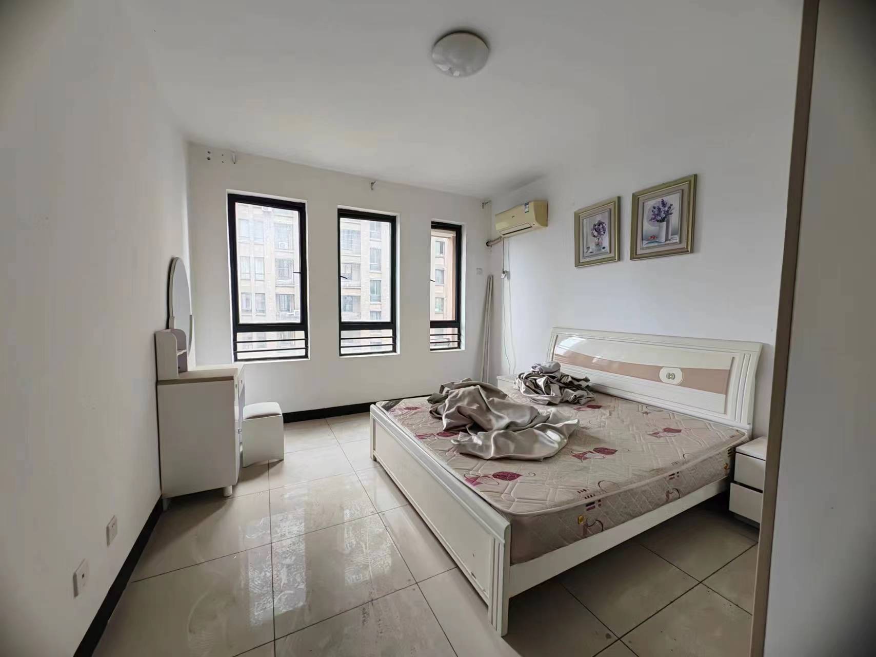 尚格名城香榭丽舍  3室2厅1卫    65.0万 尚格名城香榭丽舍  3室2厅1卫    65.0万室内图