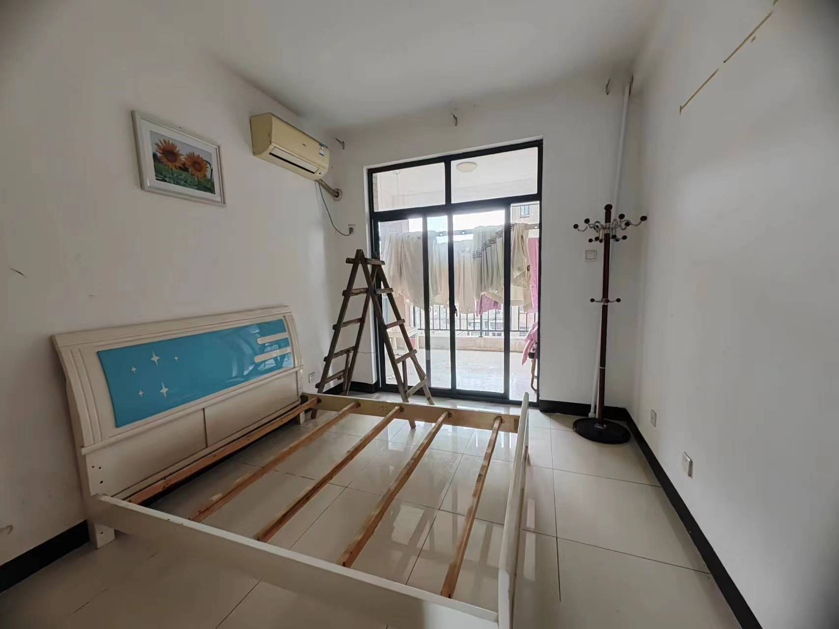 尚格名城香榭丽舍  3室2厅1卫    65.0万 尚格名城香榭丽舍  3室2厅1卫    65.0万室内图