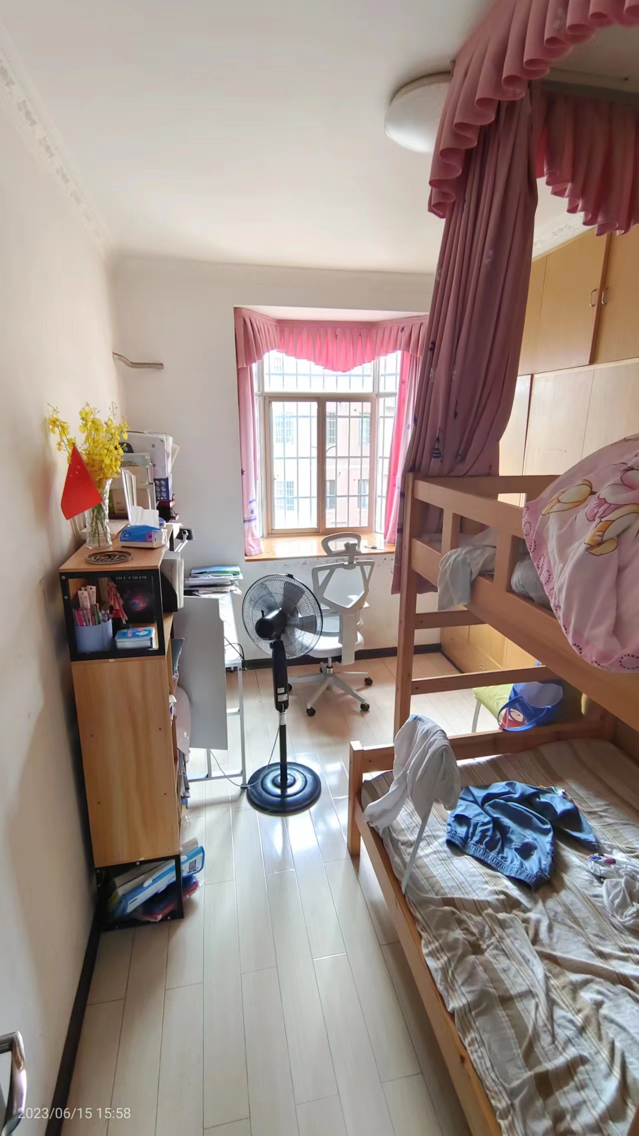 沁园三期春景苑 3室2厅2卫 45.0万 沁园三期春景苑 3室2厅2卫 45.0万客厅