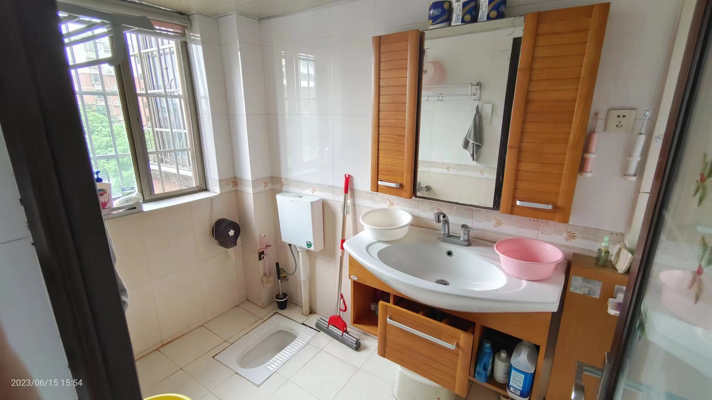 沁园三期春景苑 3室2厅2卫 45.0万 沁园三期春景苑 3室2厅2卫 45.0万客厅