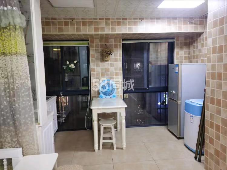 中建岳阳中心  1室1厅1卫   1300.00元/月室内图