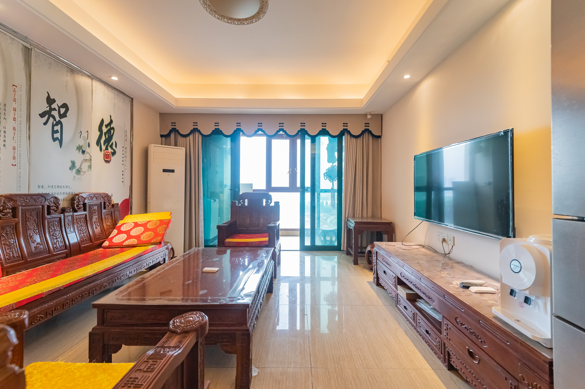 恒大翡翠华庭 2室2厅1卫 76.0万 恒大翡翠华庭 2室2厅1卫 76.0万客厅