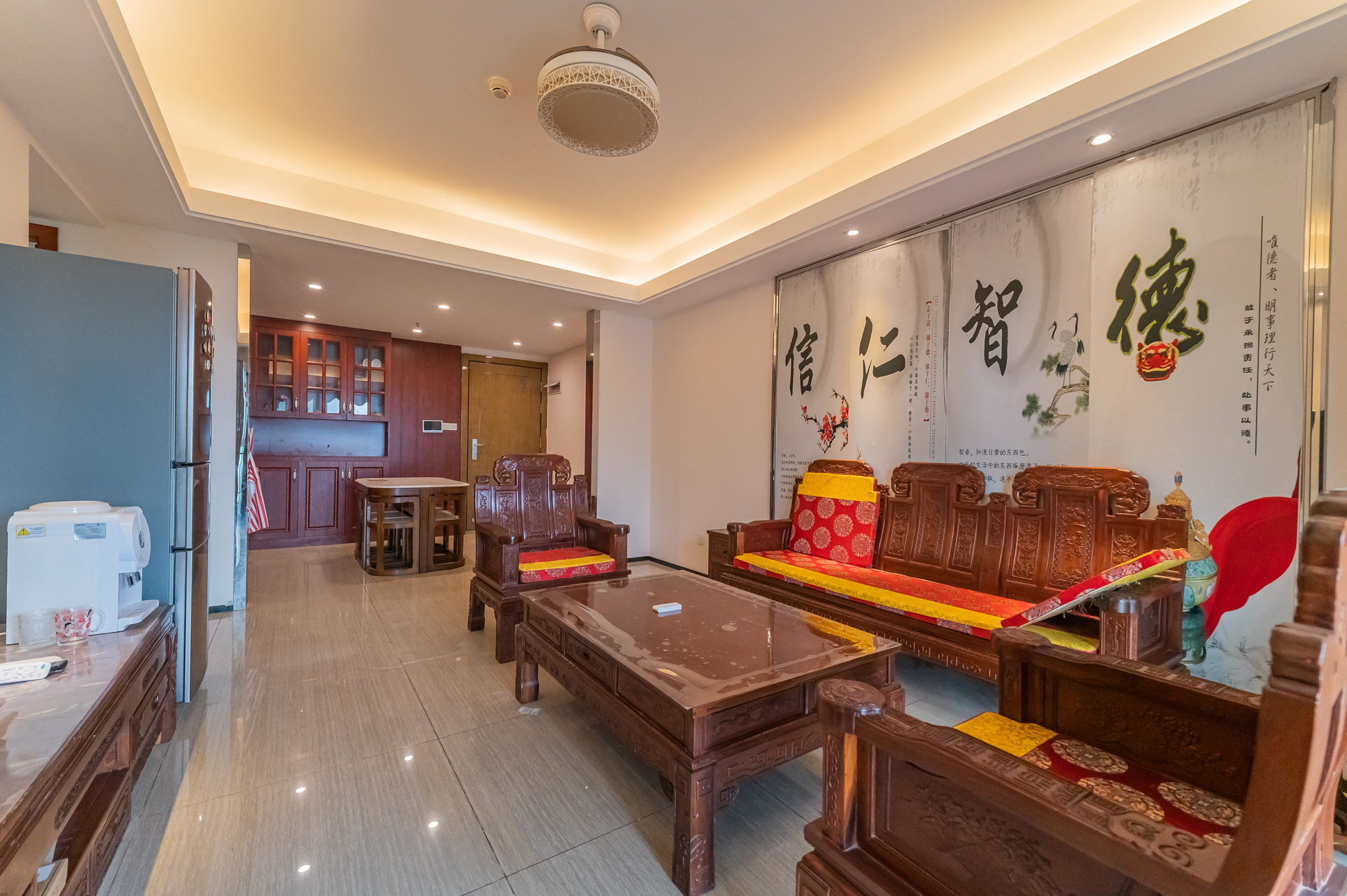 恒大翡翠华庭 2室2厅1卫 76.0万 恒大翡翠华庭 2室2厅1卫 76.0万客厅