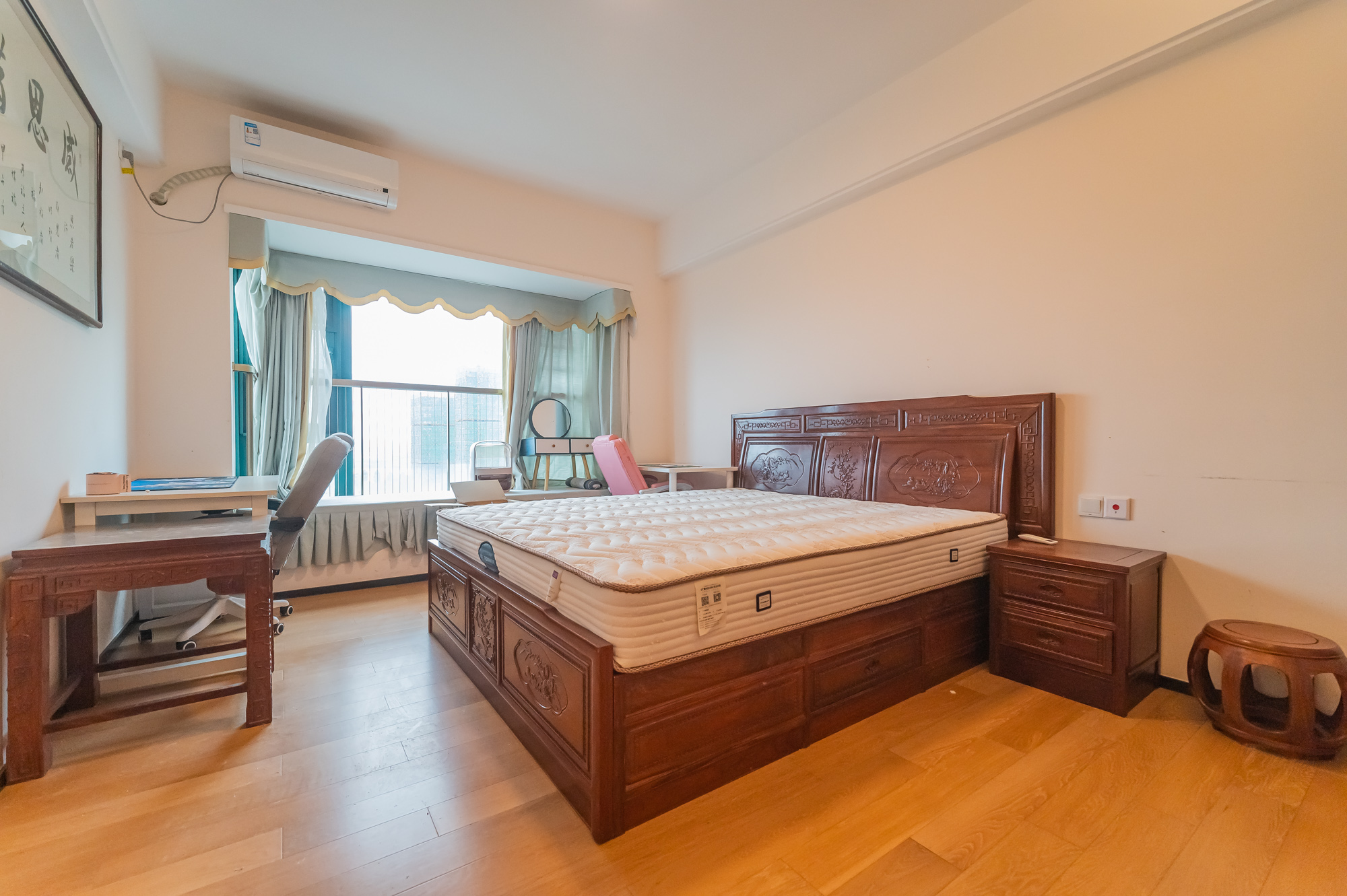 恒大翡翠华庭 2室2厅1卫 76.0万 恒大翡翠华庭 2室2厅1卫 76.0万卧室