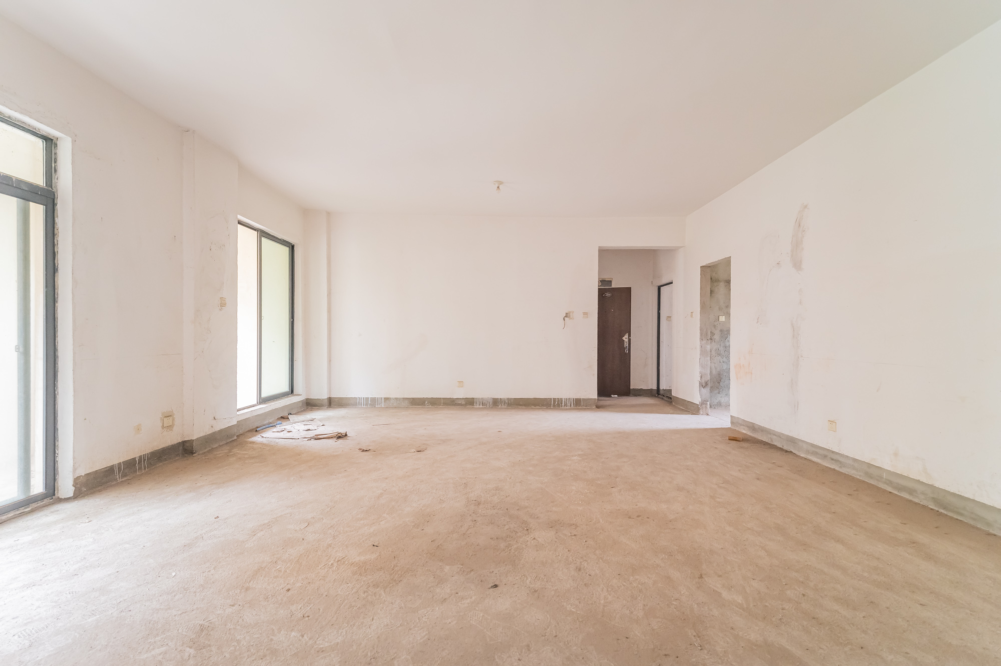 鹏基诺亚山林 4室2厅2卫 167.0万 鹏基诺亚山林 4室2厅2卫 167.0万客厅