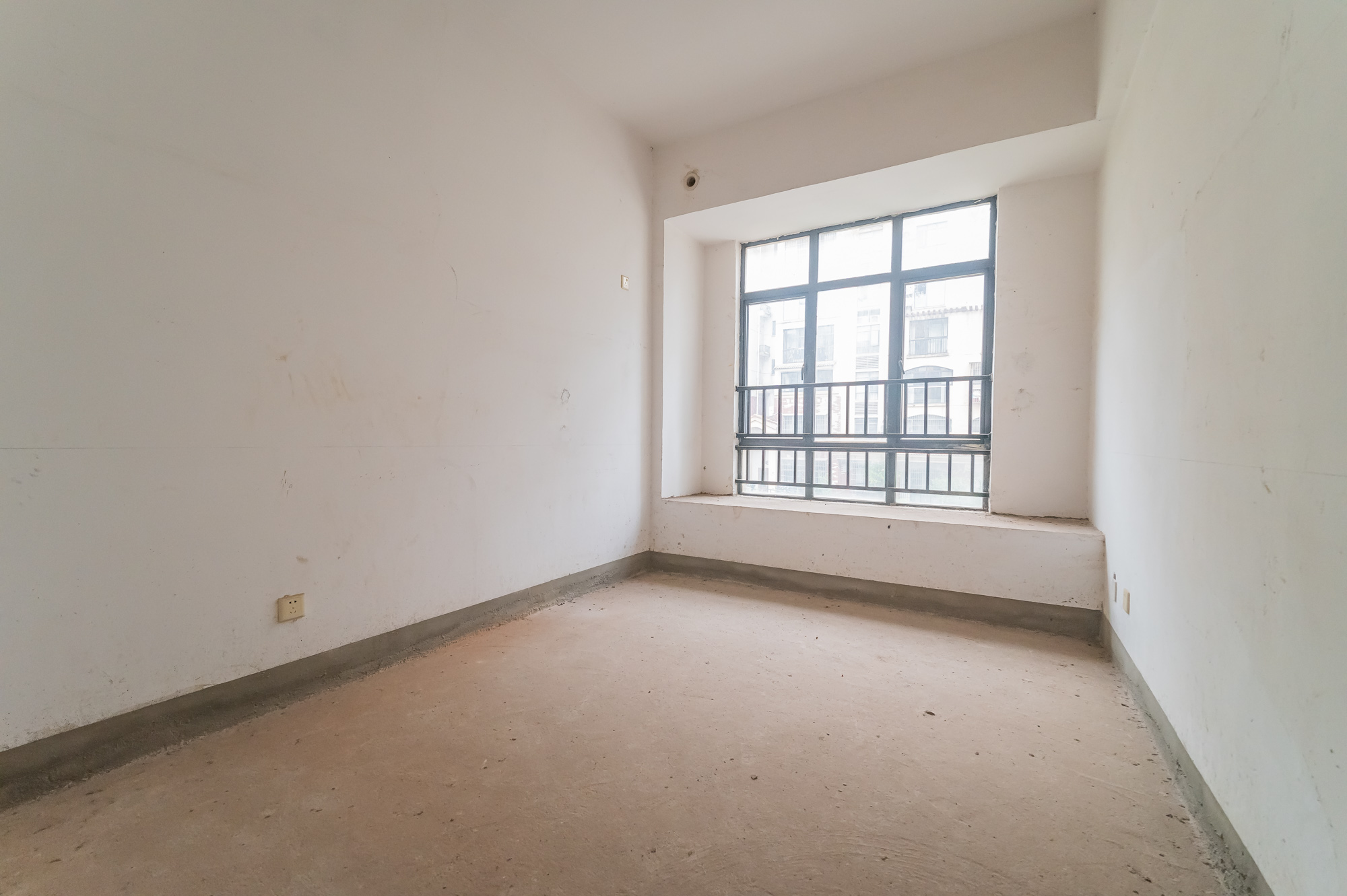 鹏基诺亚山林 4室2厅2卫 167.0万 鹏基诺亚山林 4室2厅2卫 167.0万卧室