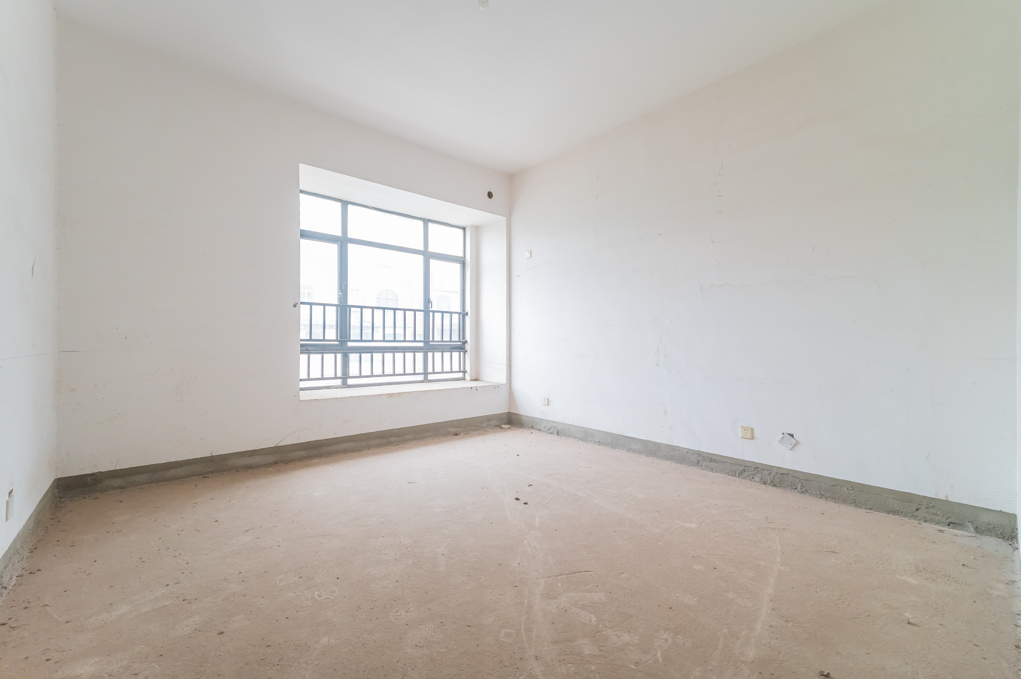 鹏基诺亚山林 4室2厅2卫 167.0万 鹏基诺亚山林 4室2厅2卫 167.0万卧室