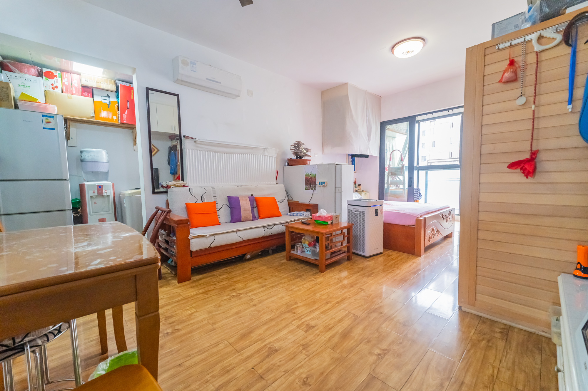 蓝山郡  1室1厅1卫    35.0万客厅