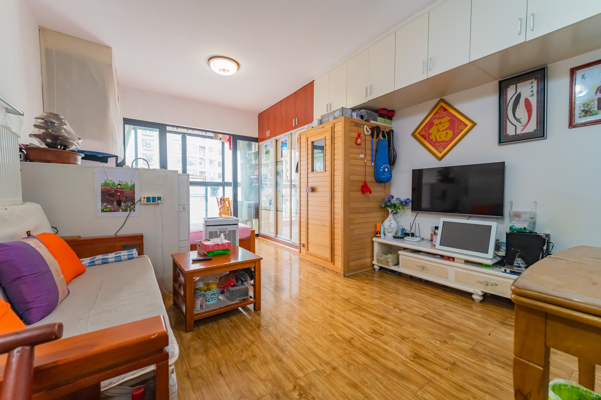 蓝山郡  1室1厅1卫    35.0万客厅