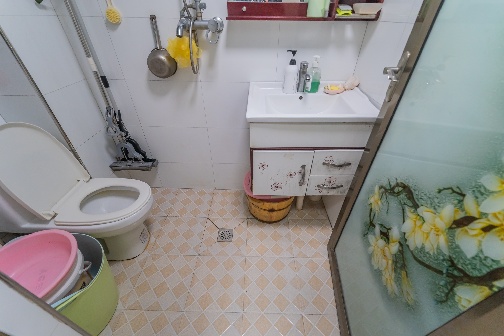 蓝山郡  1室1厅1卫    35.0万卫生间