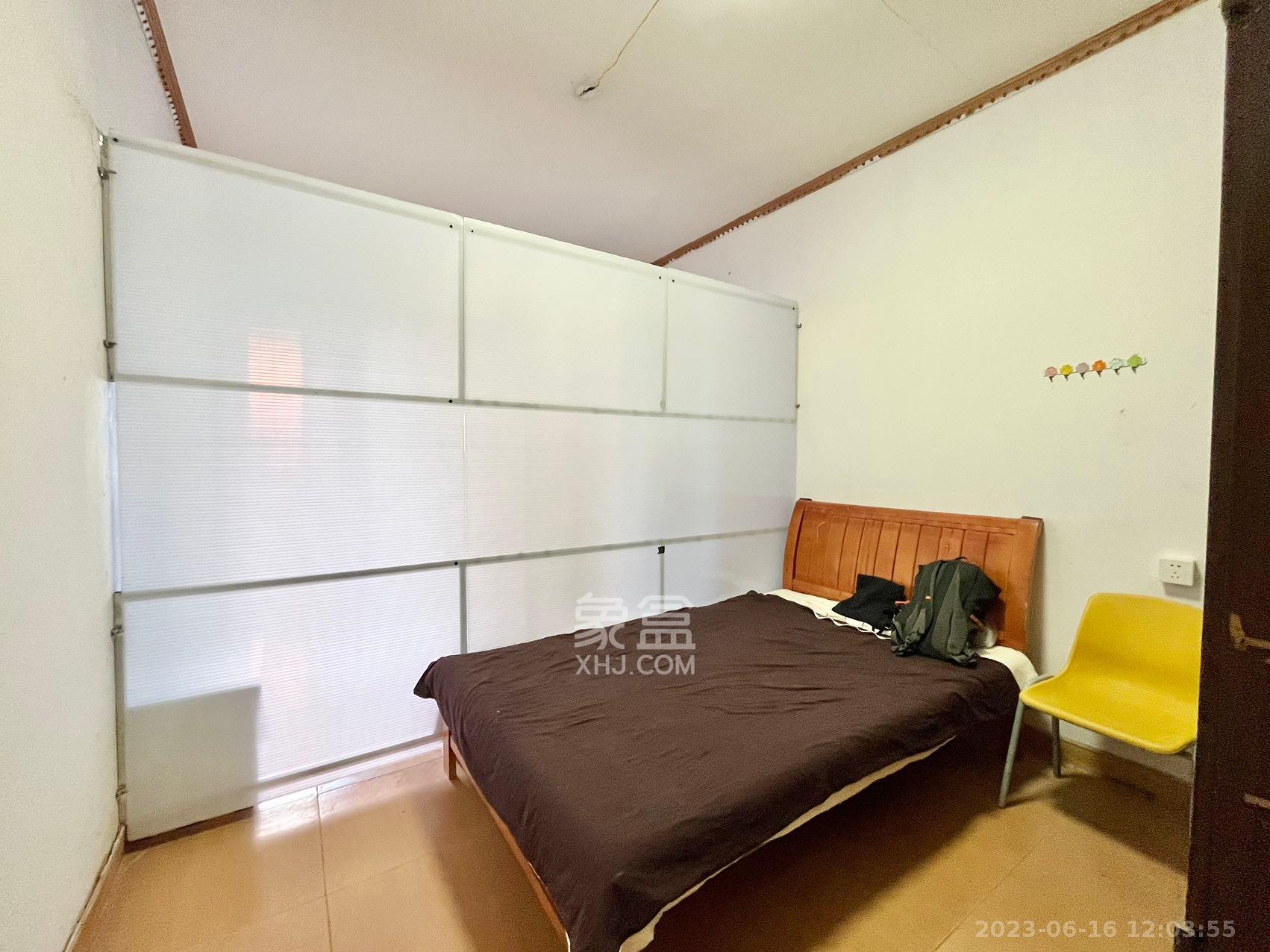 欣欣新村  4室2厅1卫   2800.00元/月室内图