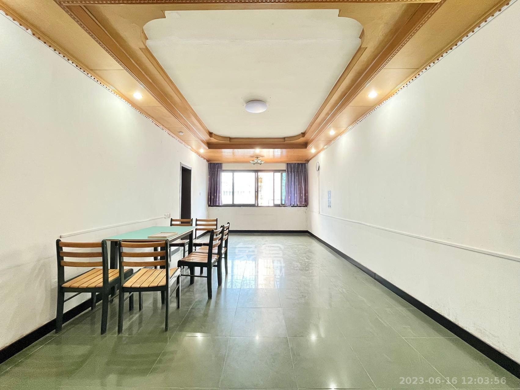 欣欣新村  4室2厅1卫   2800.00元/月室内图