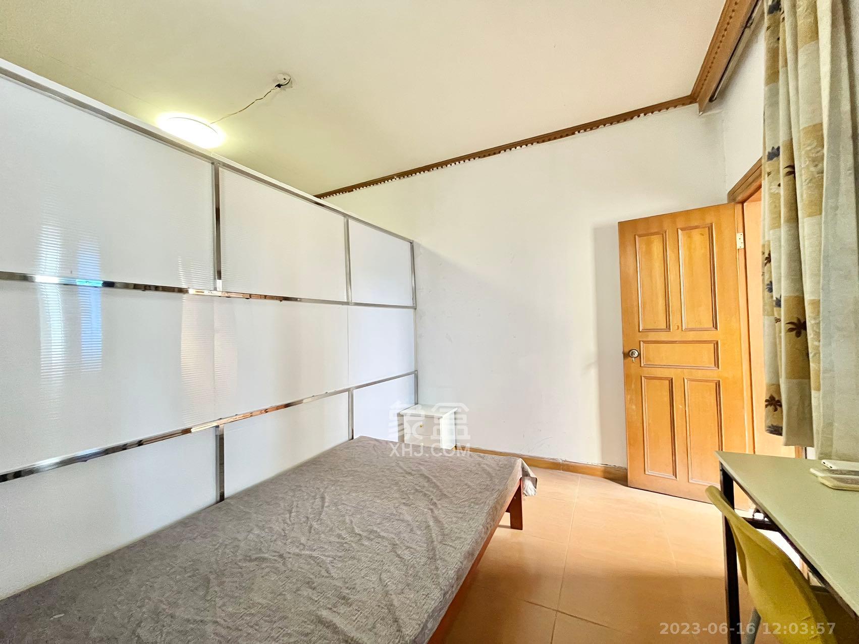欣欣新村  4室2厅1卫   2800.00元/月室内图