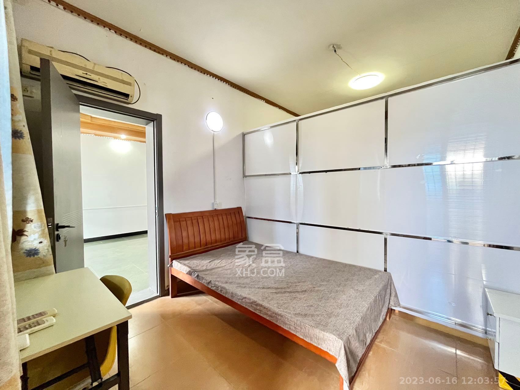 欣欣新村  4室2厅1卫   2800.00元/月室内图