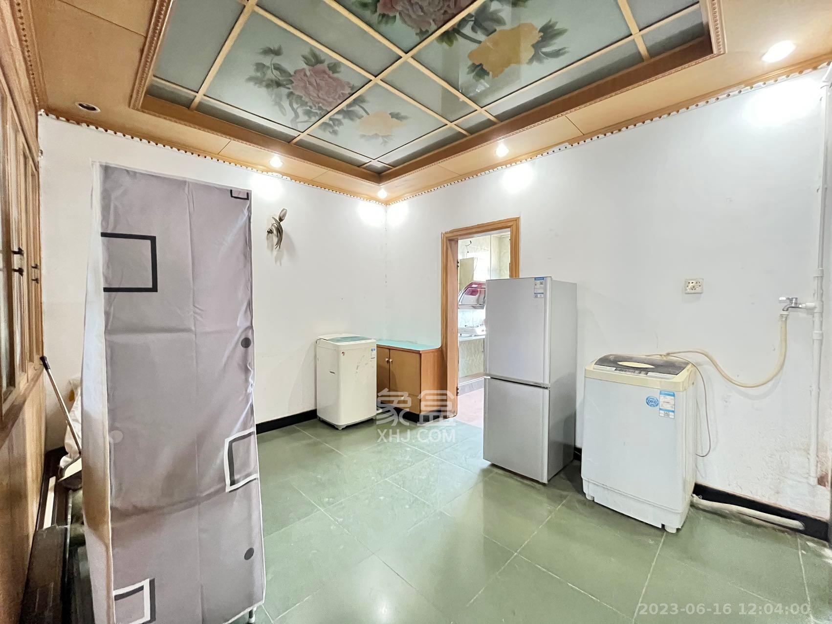 欣欣新村  4室2厅1卫   2800.00元/月室内图