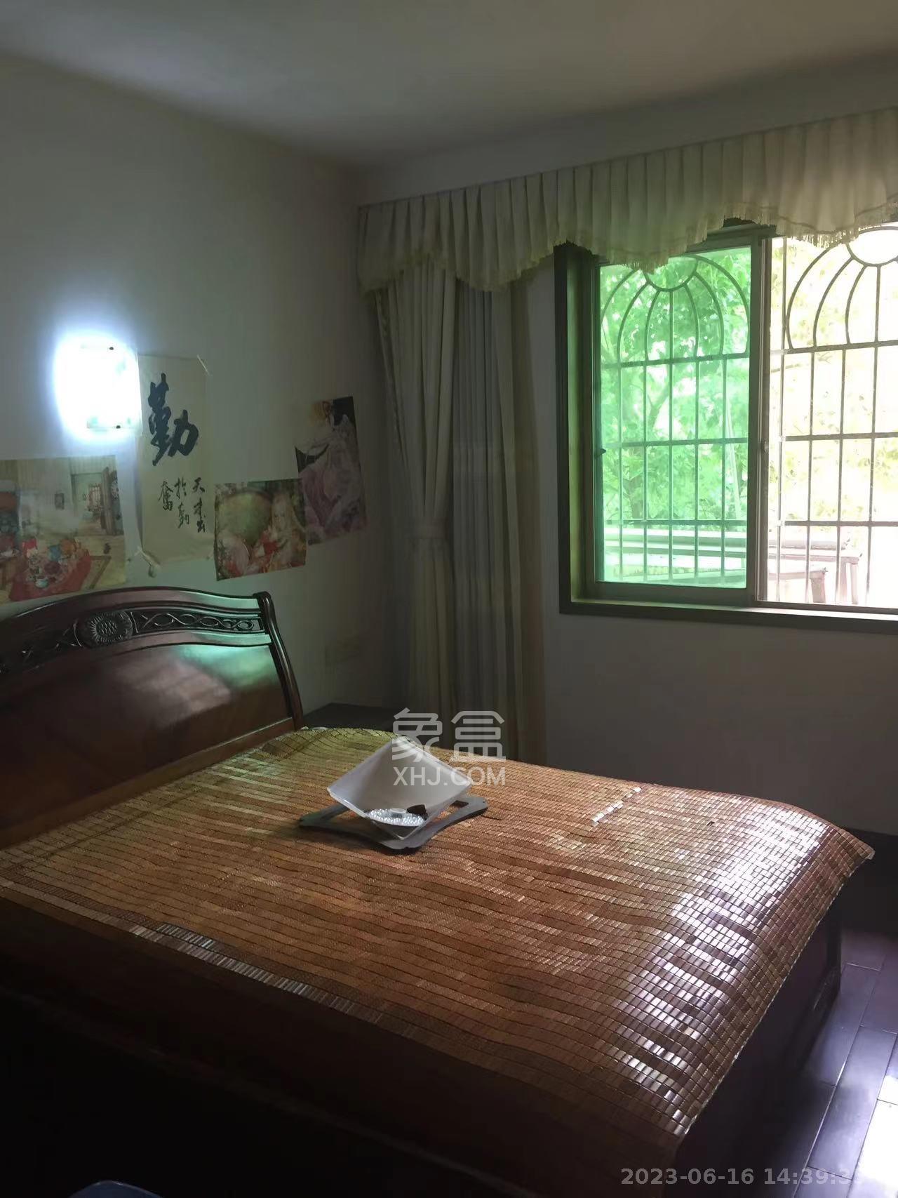 中南汽车世界  3室2厅1卫   1700.00元/月室内图