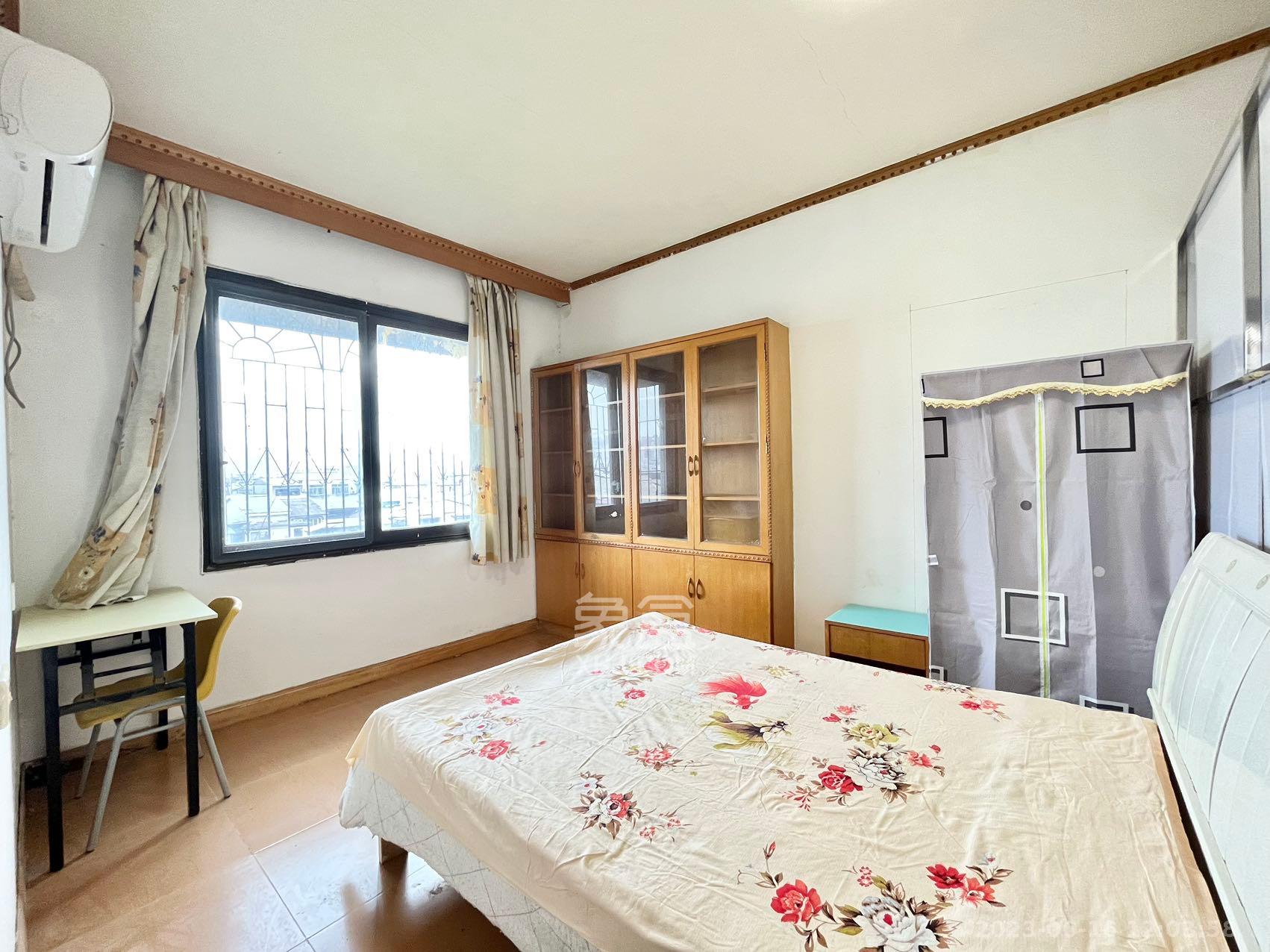 欣欣新村  4室2厅1卫   2800.00元/月室内图
