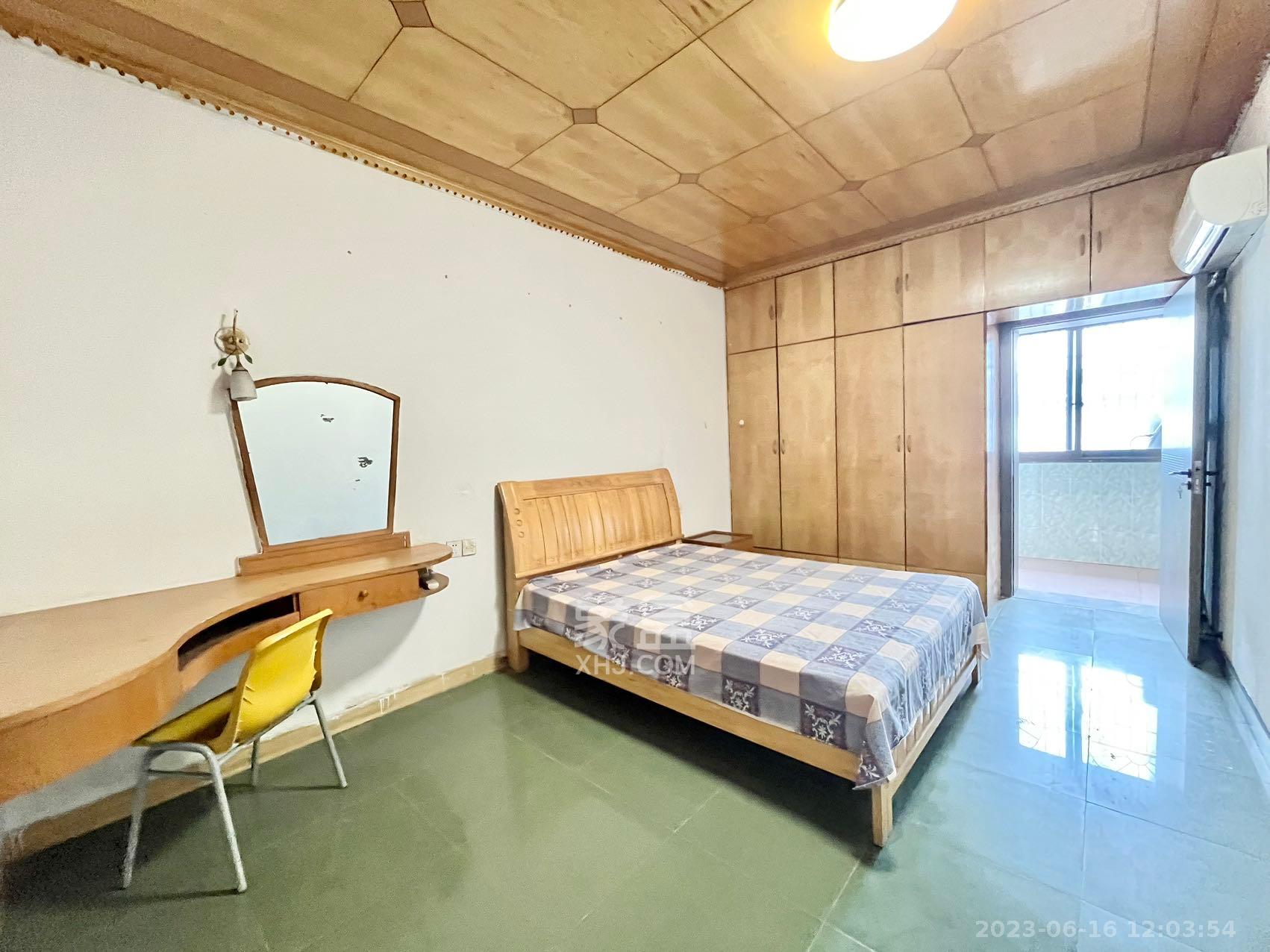 欣欣新村  4室2厅1卫   2800.00元/月室内图