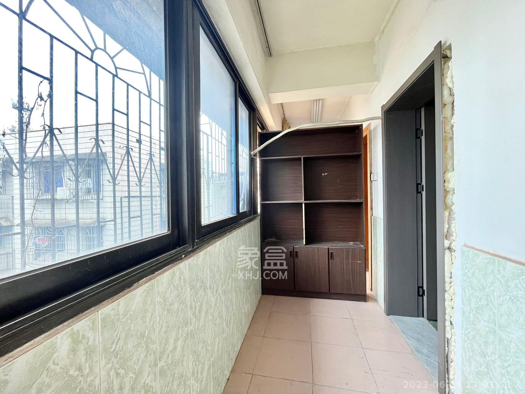 欣欣新村  4室2厅1卫   2800.00元/月室内图