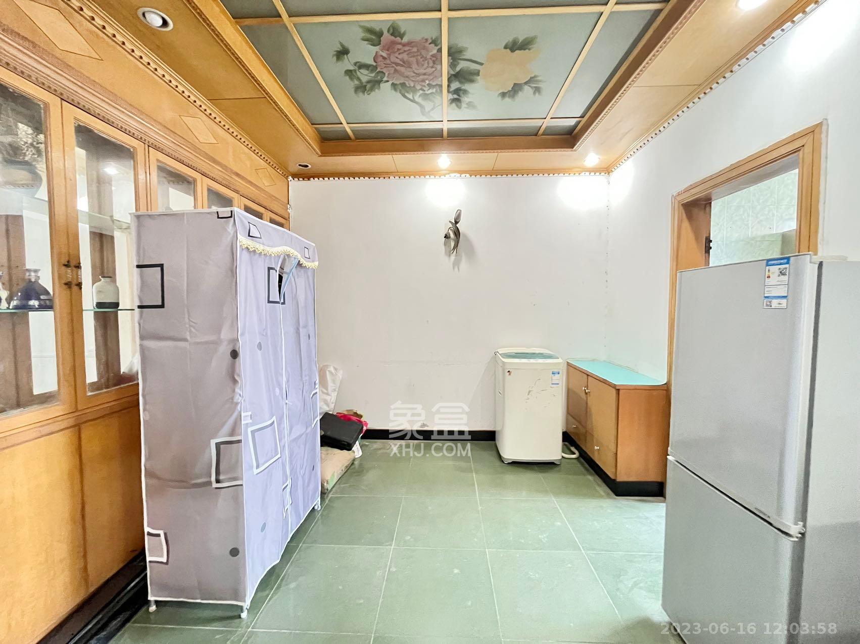 欣欣新村  4室2厅1卫   2800.00元/月室内图