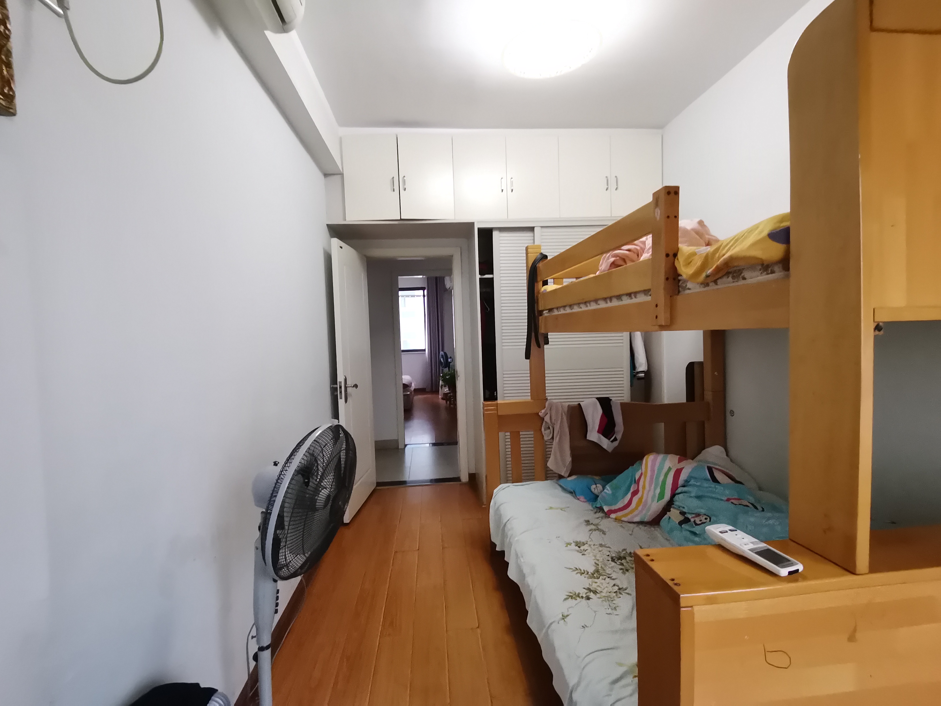 滨江花园  3室2厅2卫    88.2万 滨江花园  3室2厅2卫    88.2万室内图