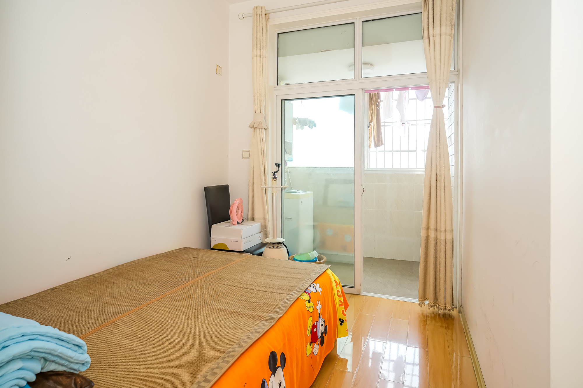 荣鑫家园 3室2厅2卫 68.0万 荣鑫家园 3室2厅2卫 68.0万卧室