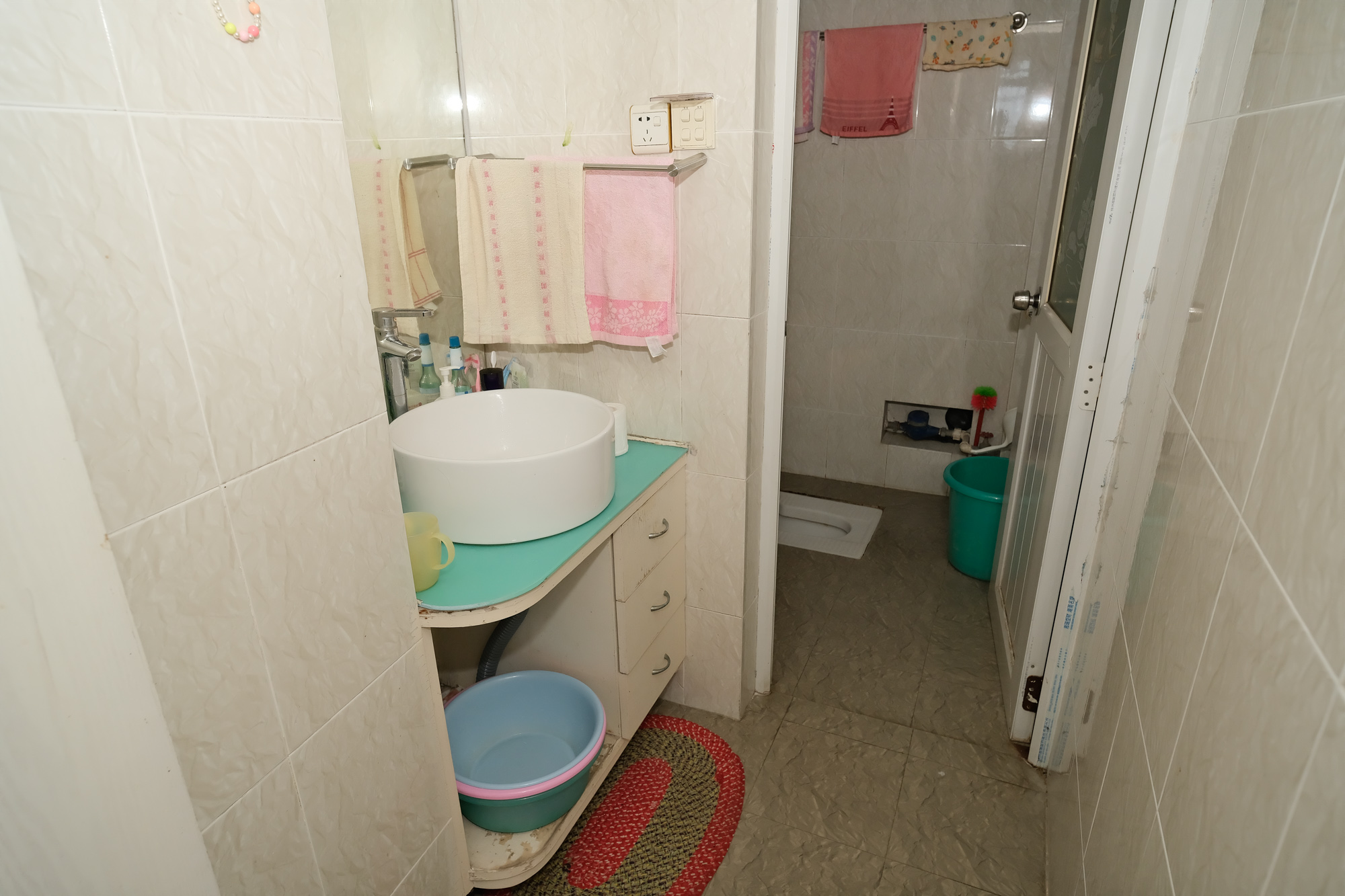 荣鑫家园 3室2厅2卫 68.0万 荣鑫家园 3室2厅2卫 68.0万卫生间