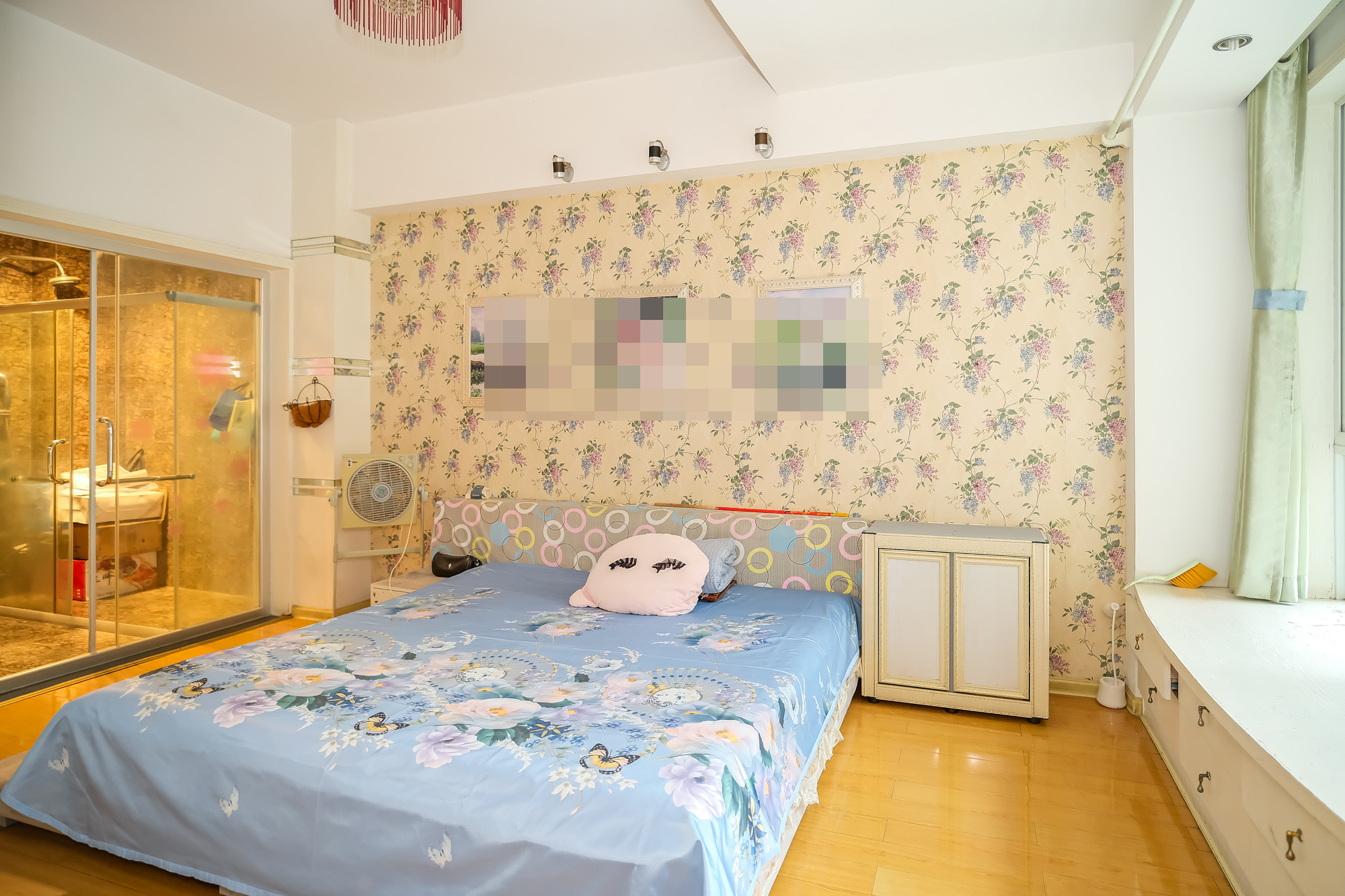 荣鑫家园 3室2厅2卫 68.0万 荣鑫家园 3室2厅2卫 68.0万卧室