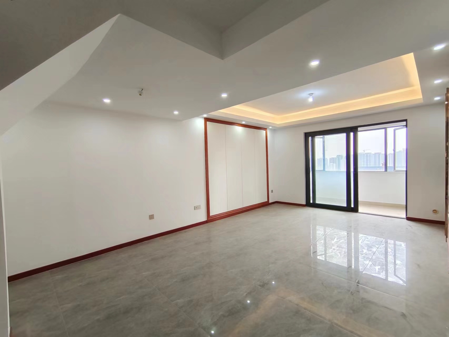 壹品熙园  5室2厅2卫    85.0万 壹品熙园  5室2厅2卫    85.0万室内图