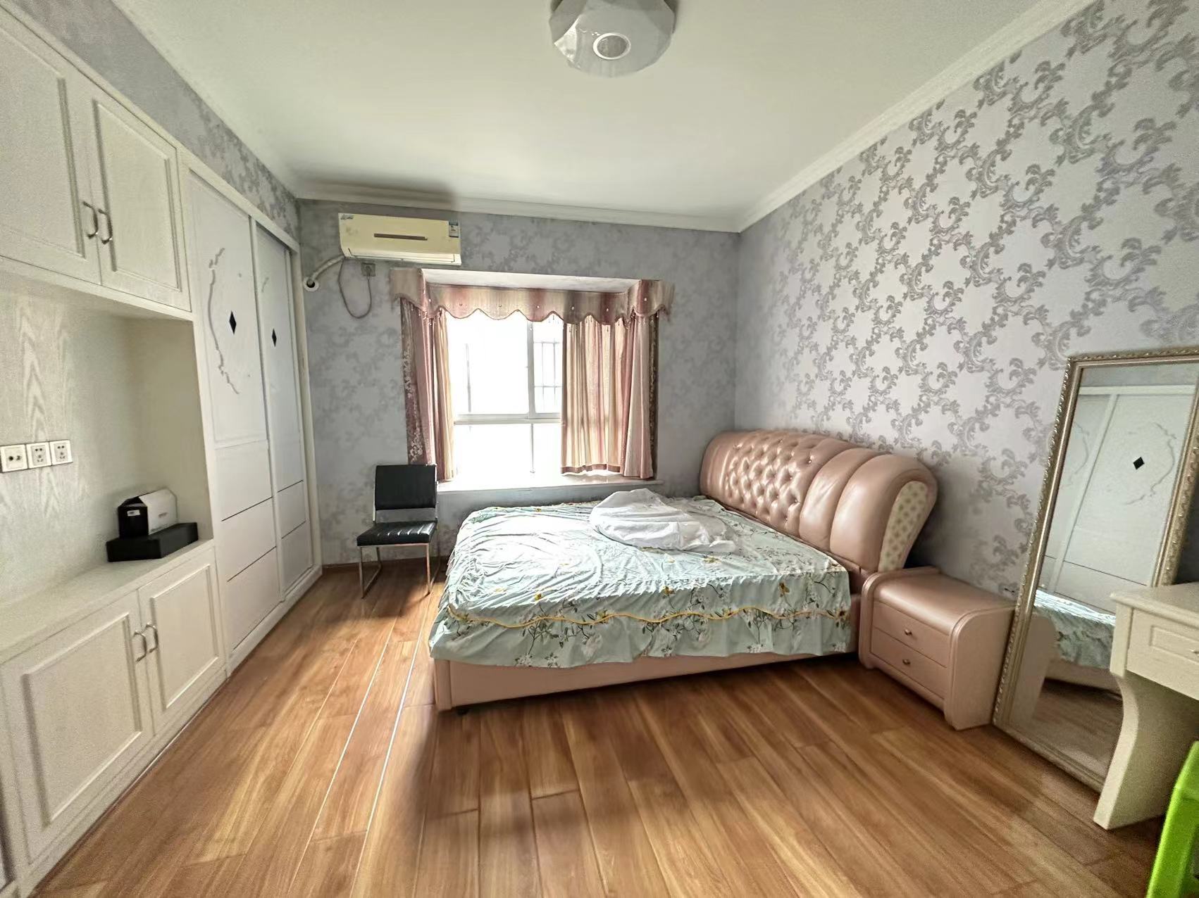 康馨佳园 3室2厅2卫 88.0万 康馨佳园 3室2厅2卫 88.0万室内图