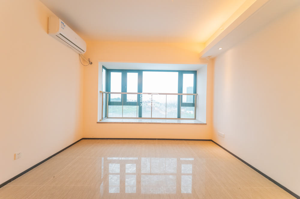 恒大翡翠华庭  1室1厅1卫    27.6万