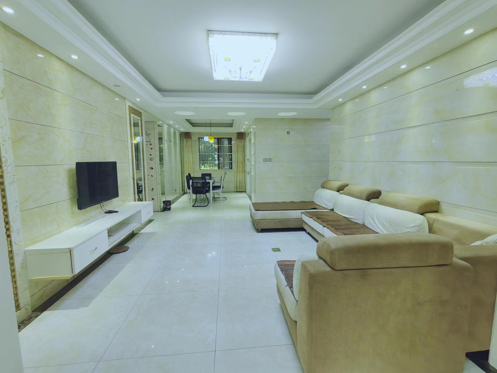 新桂广场 3室2厅2卫 70.8万 新桂广场 3室2厅2卫 70.8万室内图