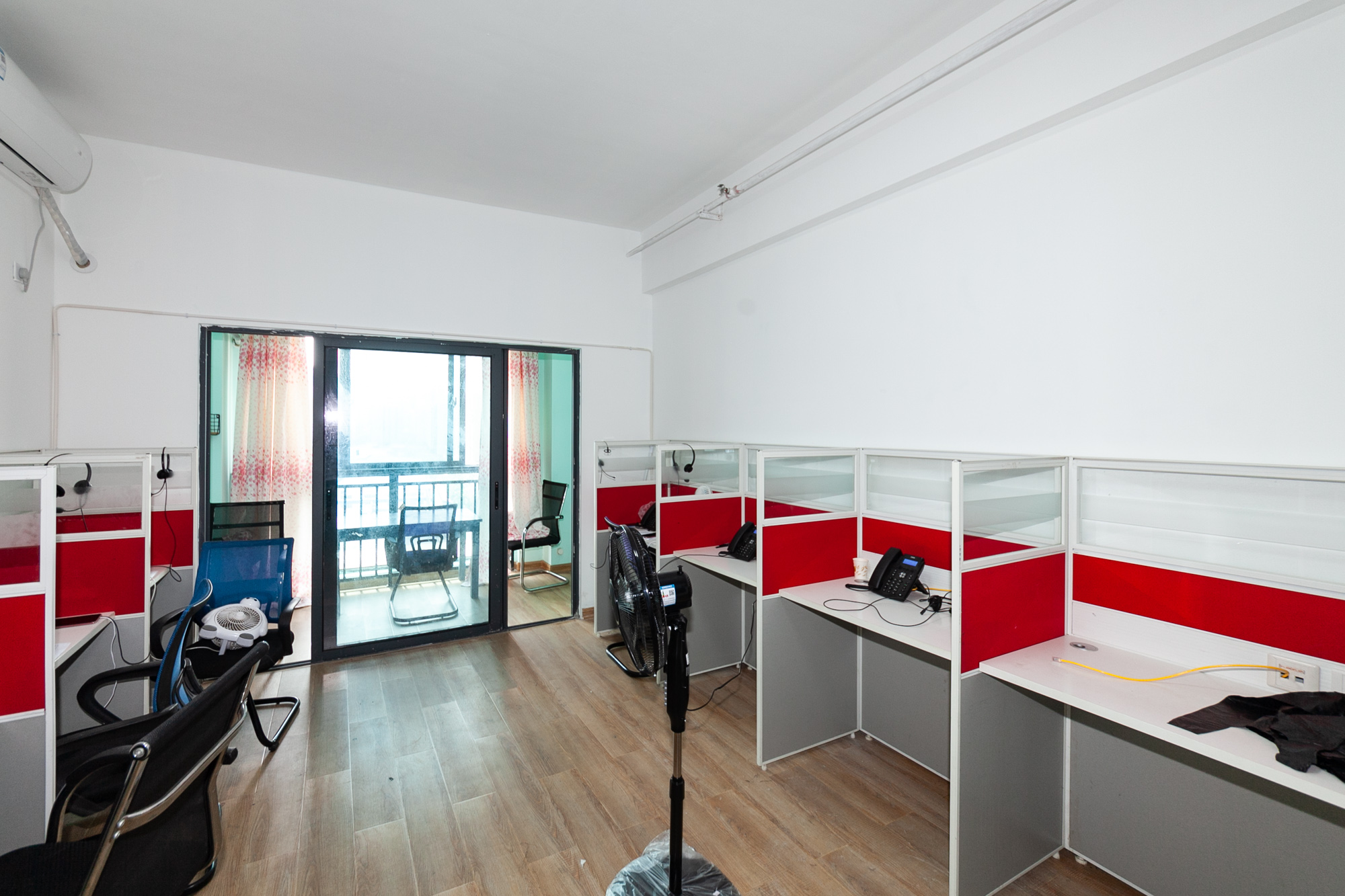 明发国际城  1室1厅1卫    45.0万 明发国际城  1室1厅1卫    45.0万客厅