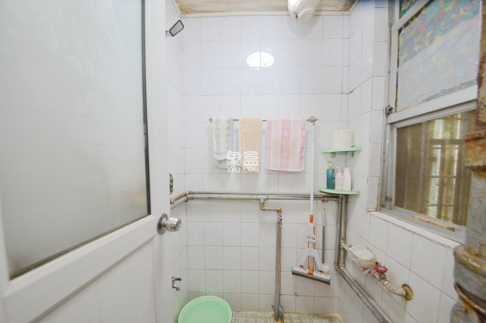長沙卷煙廠高層小區(qū)  3室1廳1衛(wèi)   76.00萬
