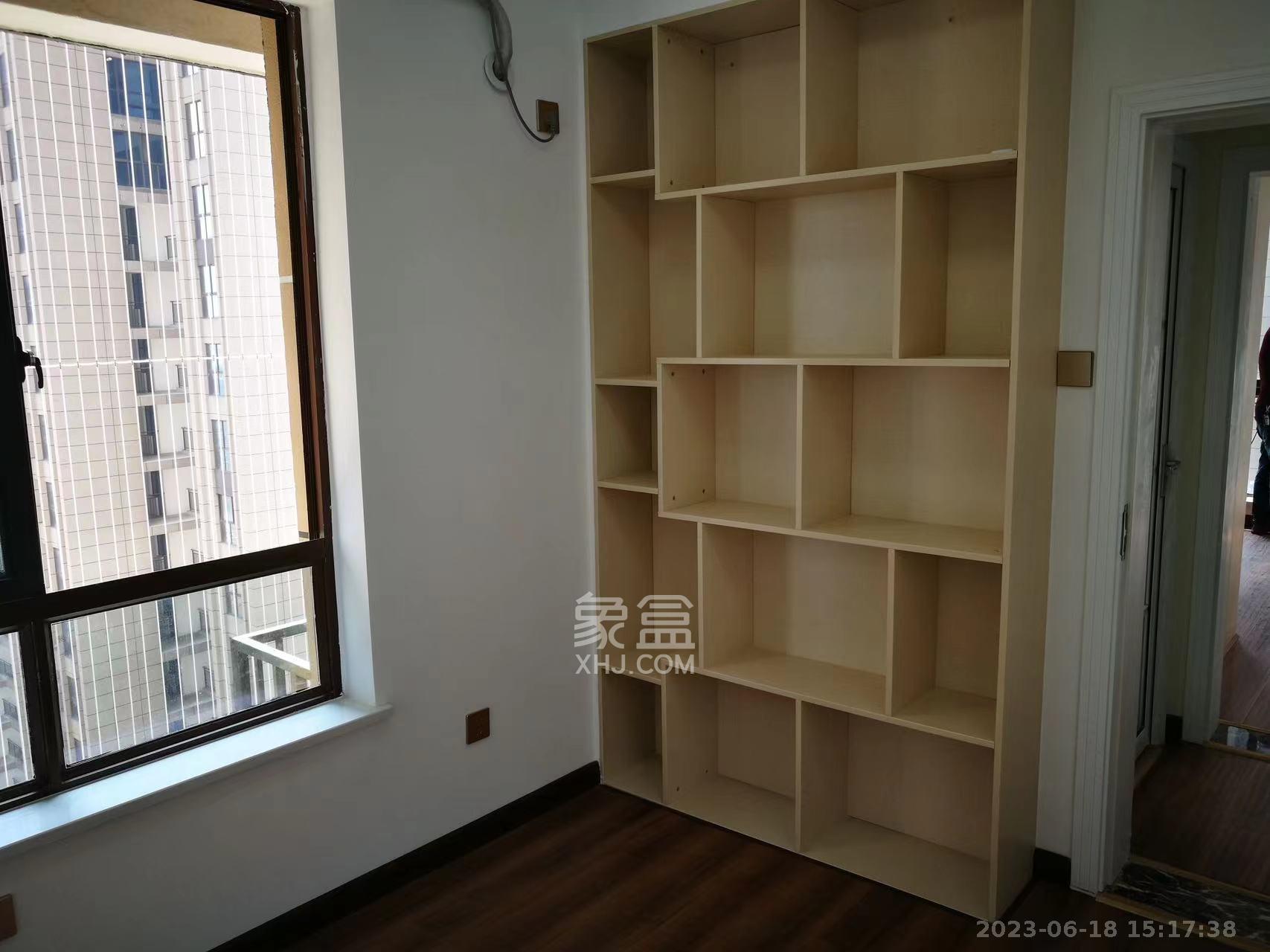 星月绿洲  3室2厅2卫   2300.00元/月室内图