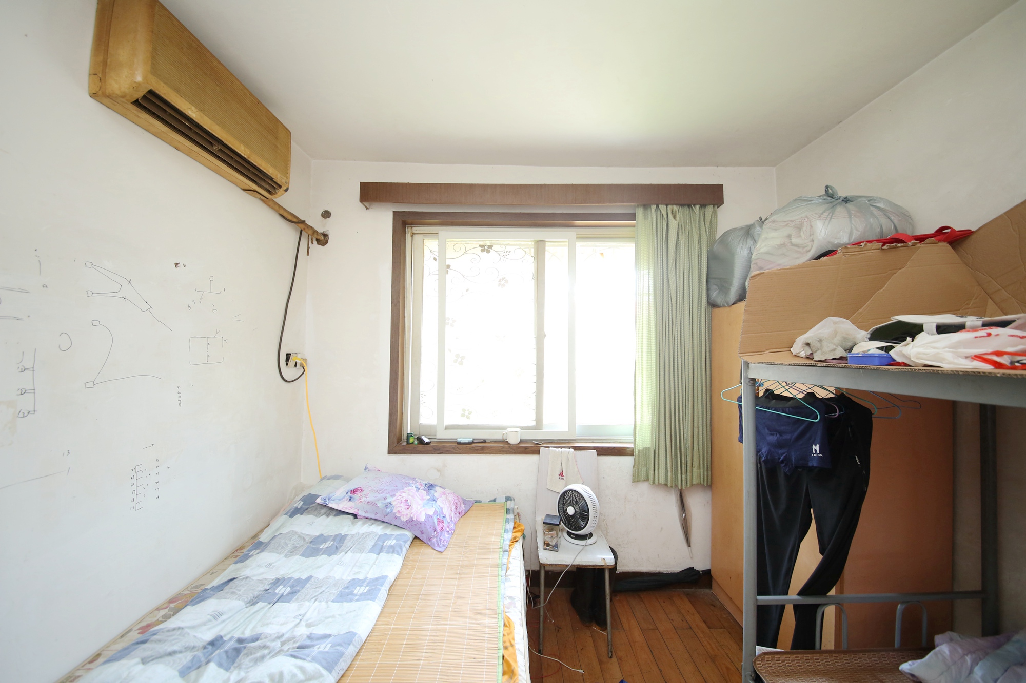 朝阳一、二村  3室1厅1卫   56.00万卧室