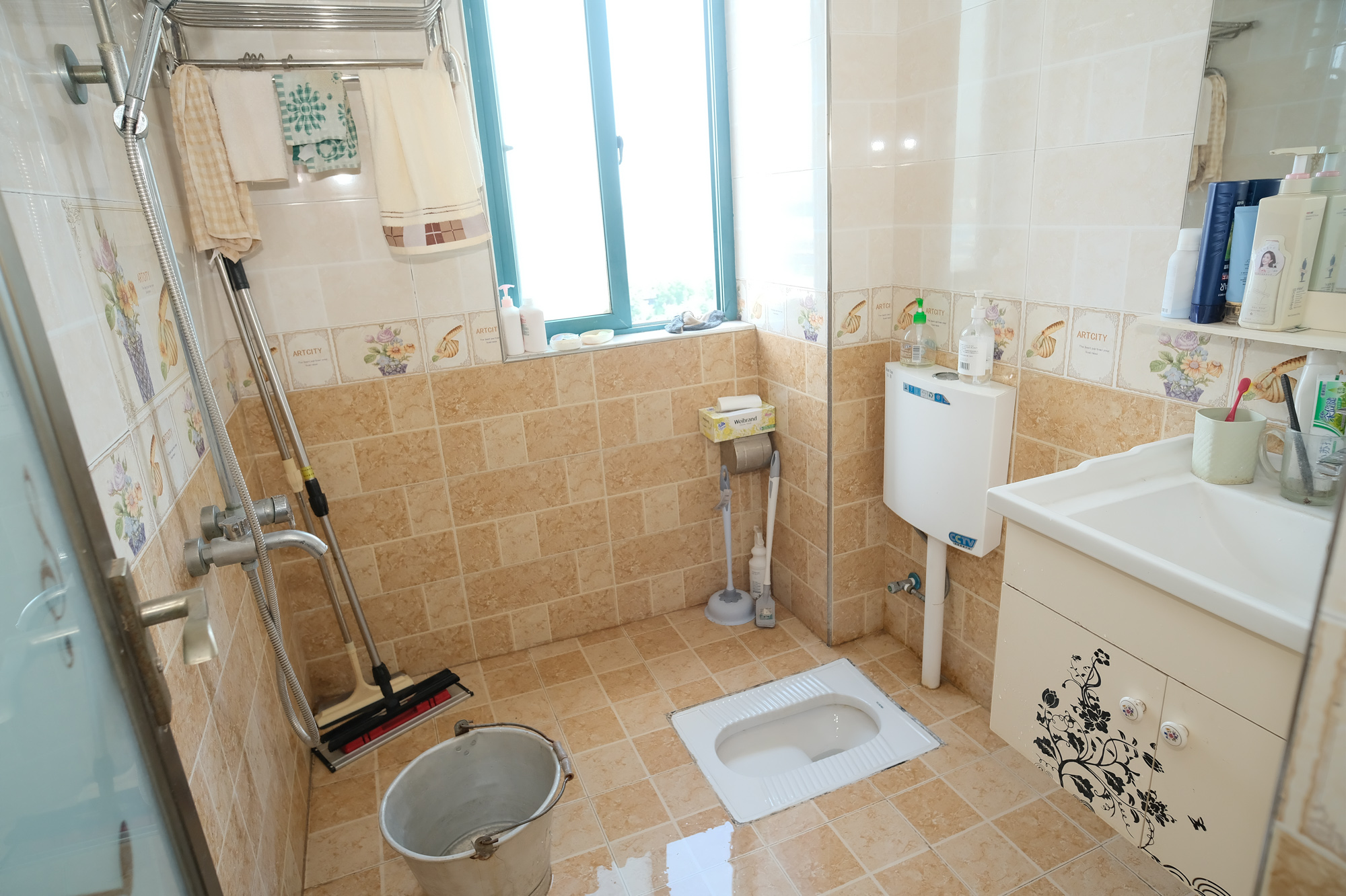 蝴蝶谷 3室2厅1卫 68.8万 蝴蝶谷 3室2厅1卫 68.8万卫生间