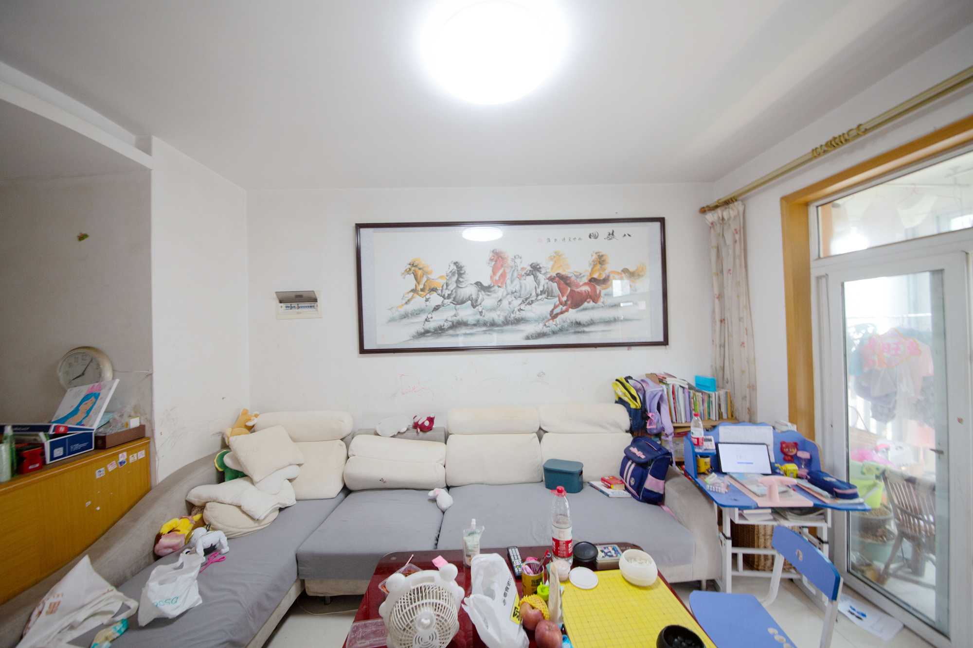 一品东庭  3室2厅1卫   105.00万客厅