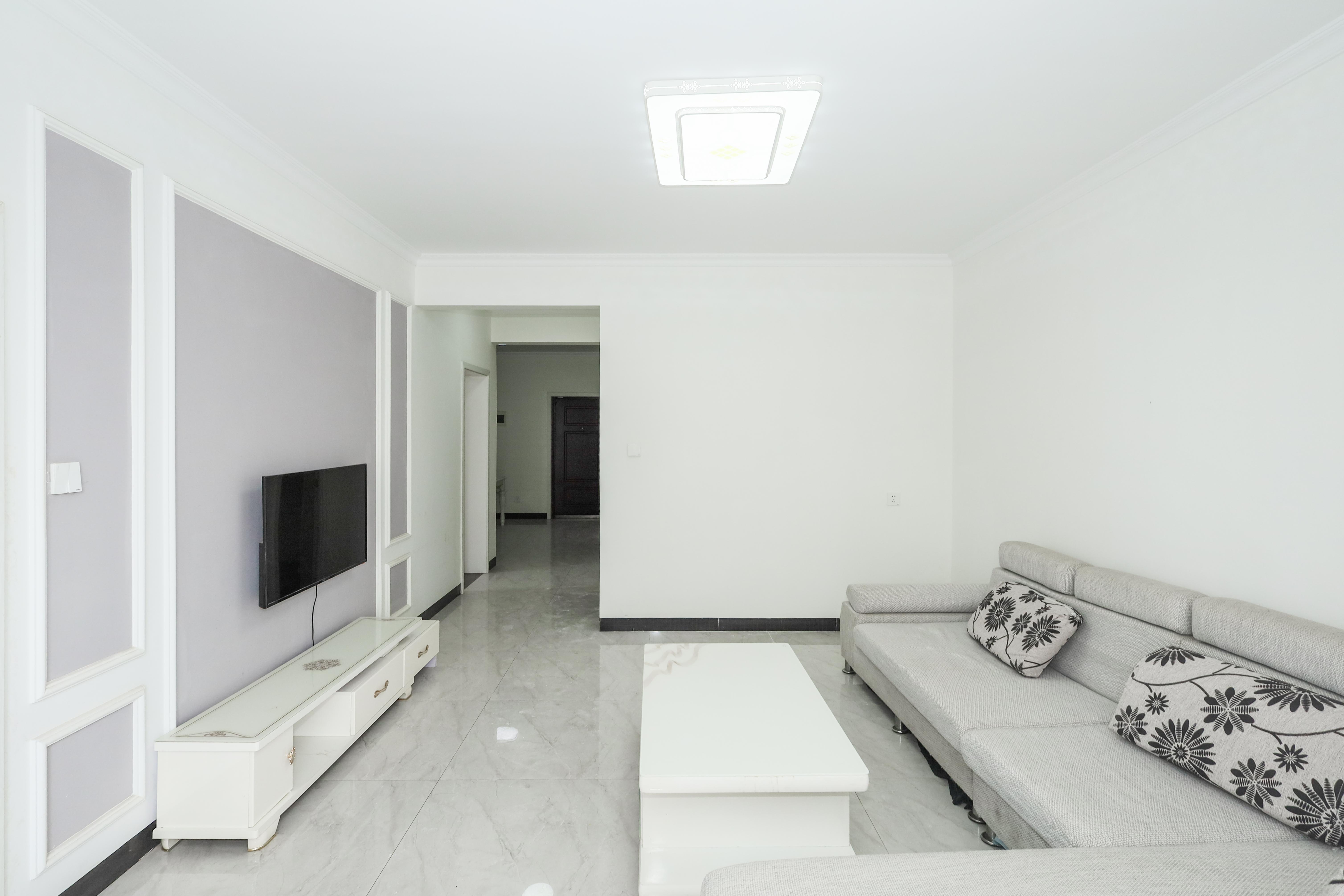 潇湘奥林匹克花园 3室2厅1卫 86.0万 潇湘奥林匹克花园 3室2厅1卫 86.0万客厅