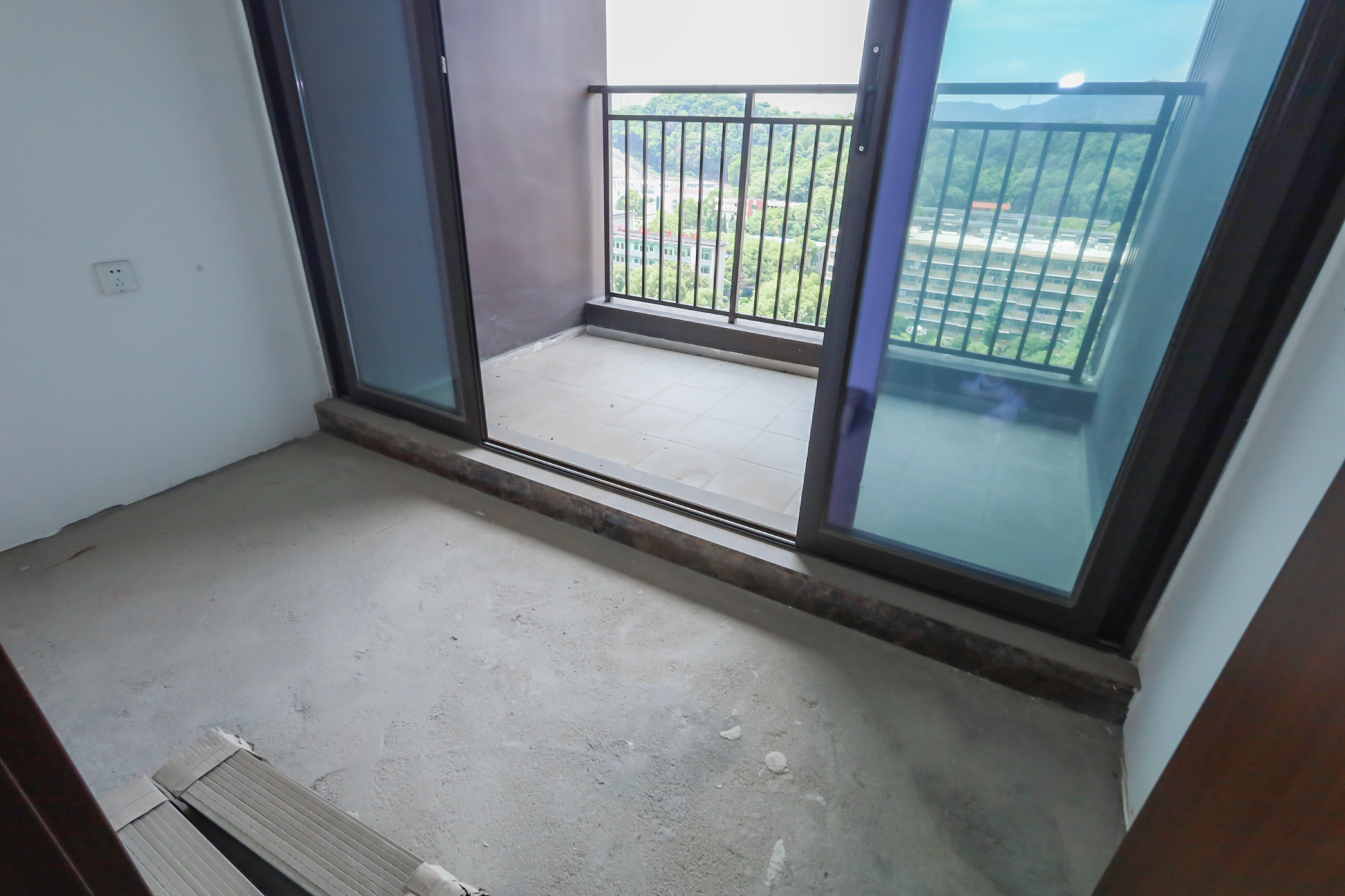 金辉优步花园  3室2厅2卫   126.00万 金辉优步花园  3室2厅2卫   126.00万卧室