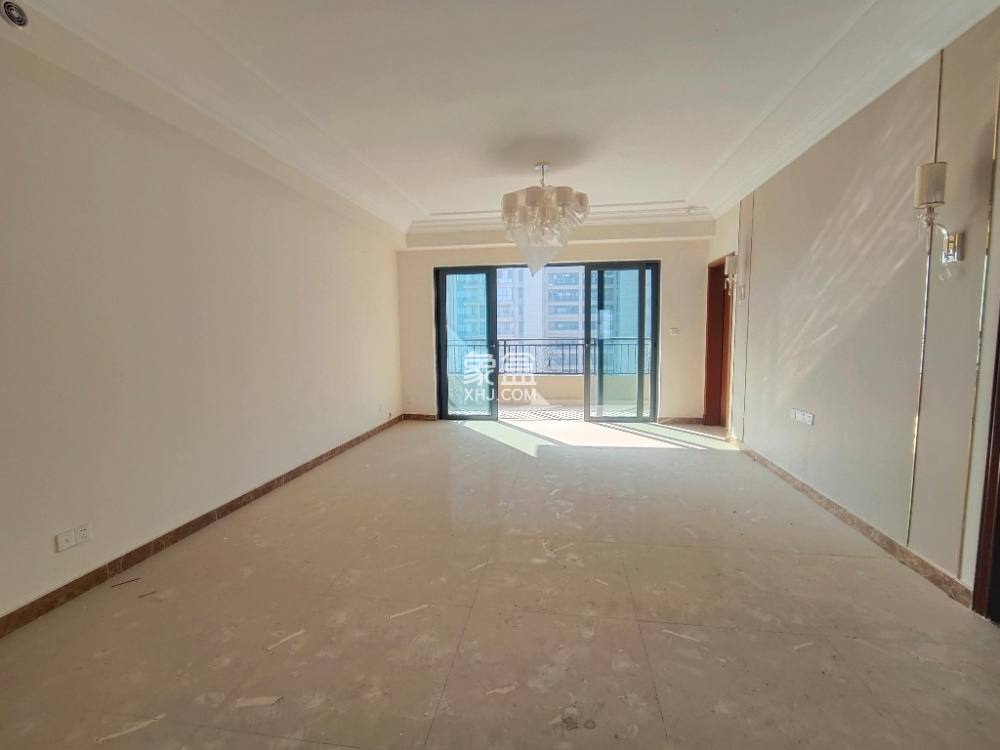 恒大华府  4室2厅2卫    155.0万 恒大华府  4室2厅2卫    155.0万